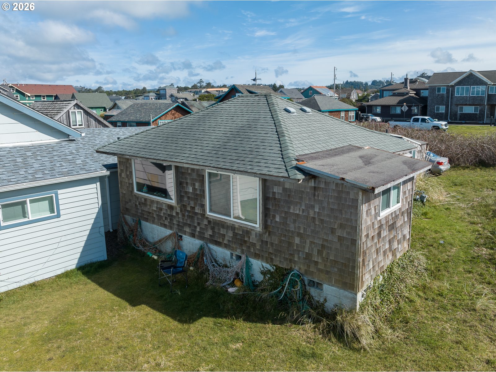 35 NW Dolphin St — photo