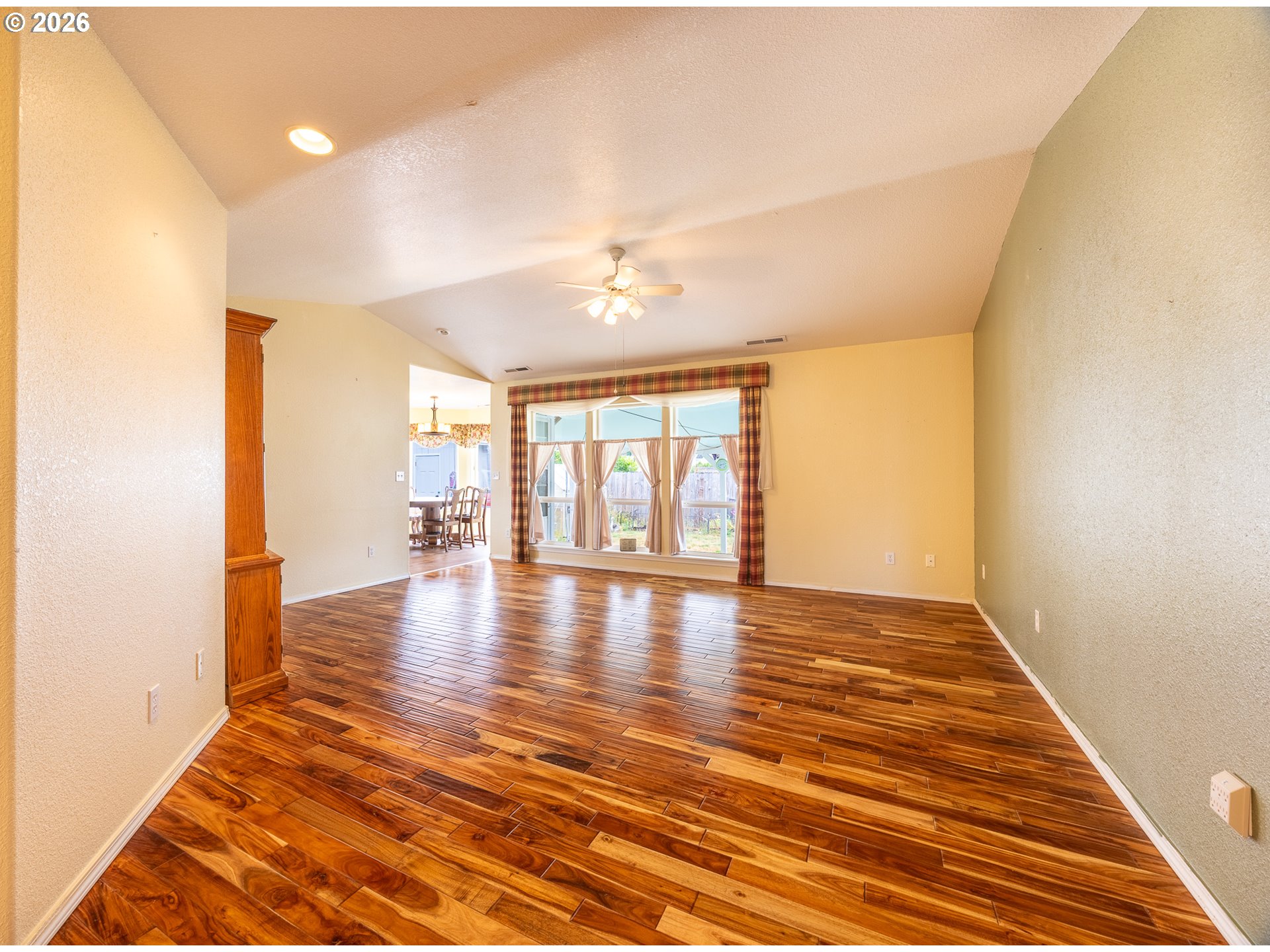 1203 E Second Ave, Sutherlin, OR 97479 — photo 2