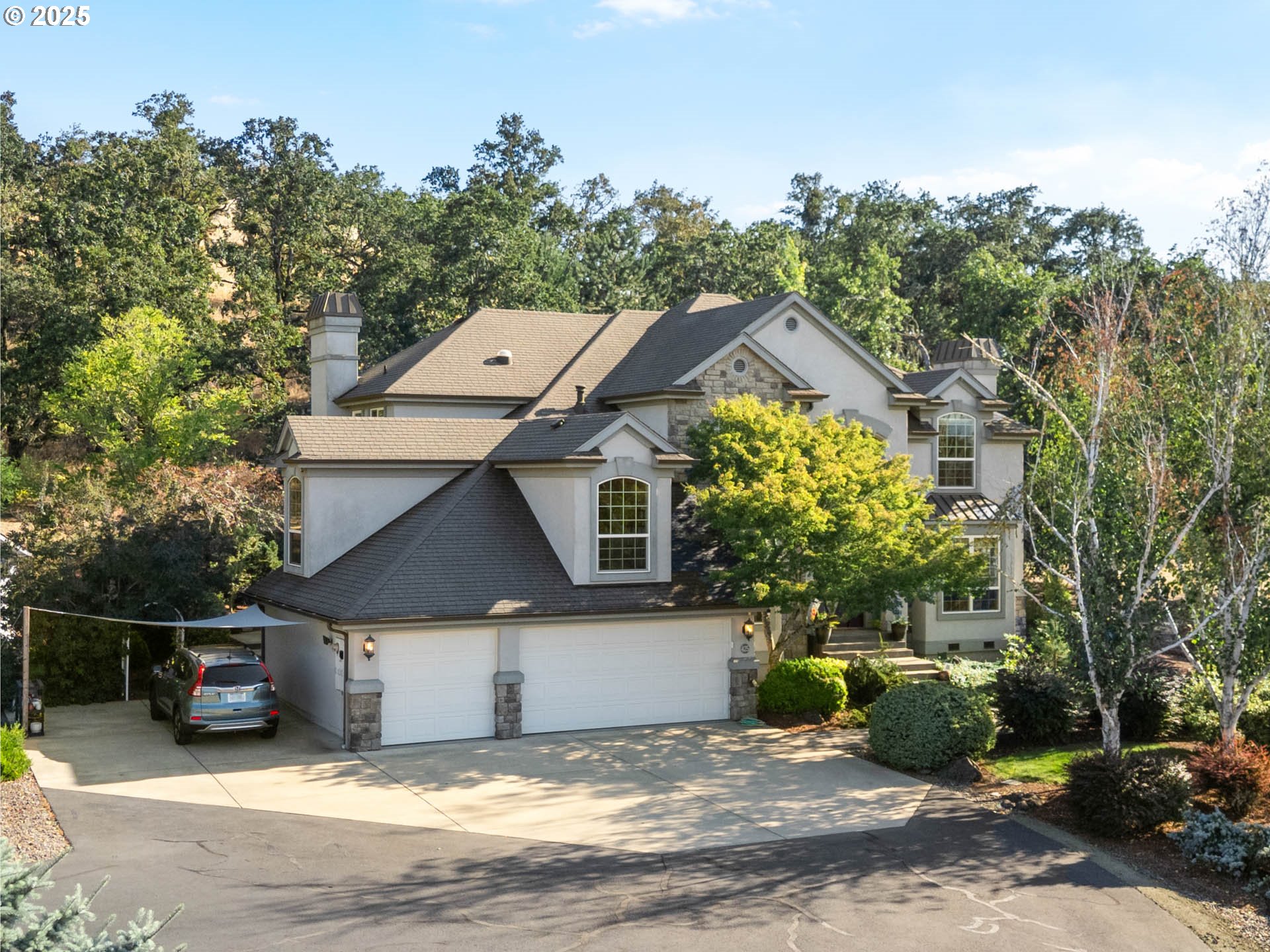 425 Cross Creek Dr — photo