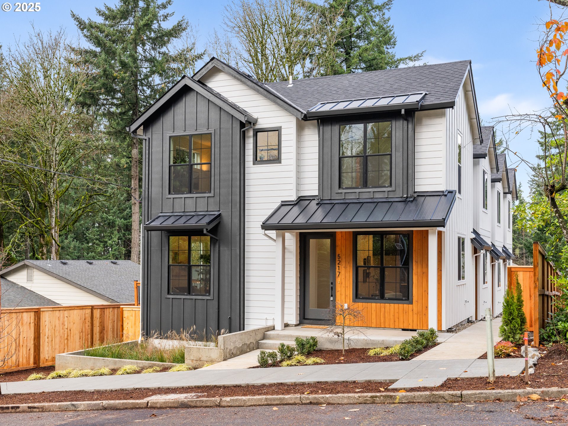 5213 SW Vacuna St — photo