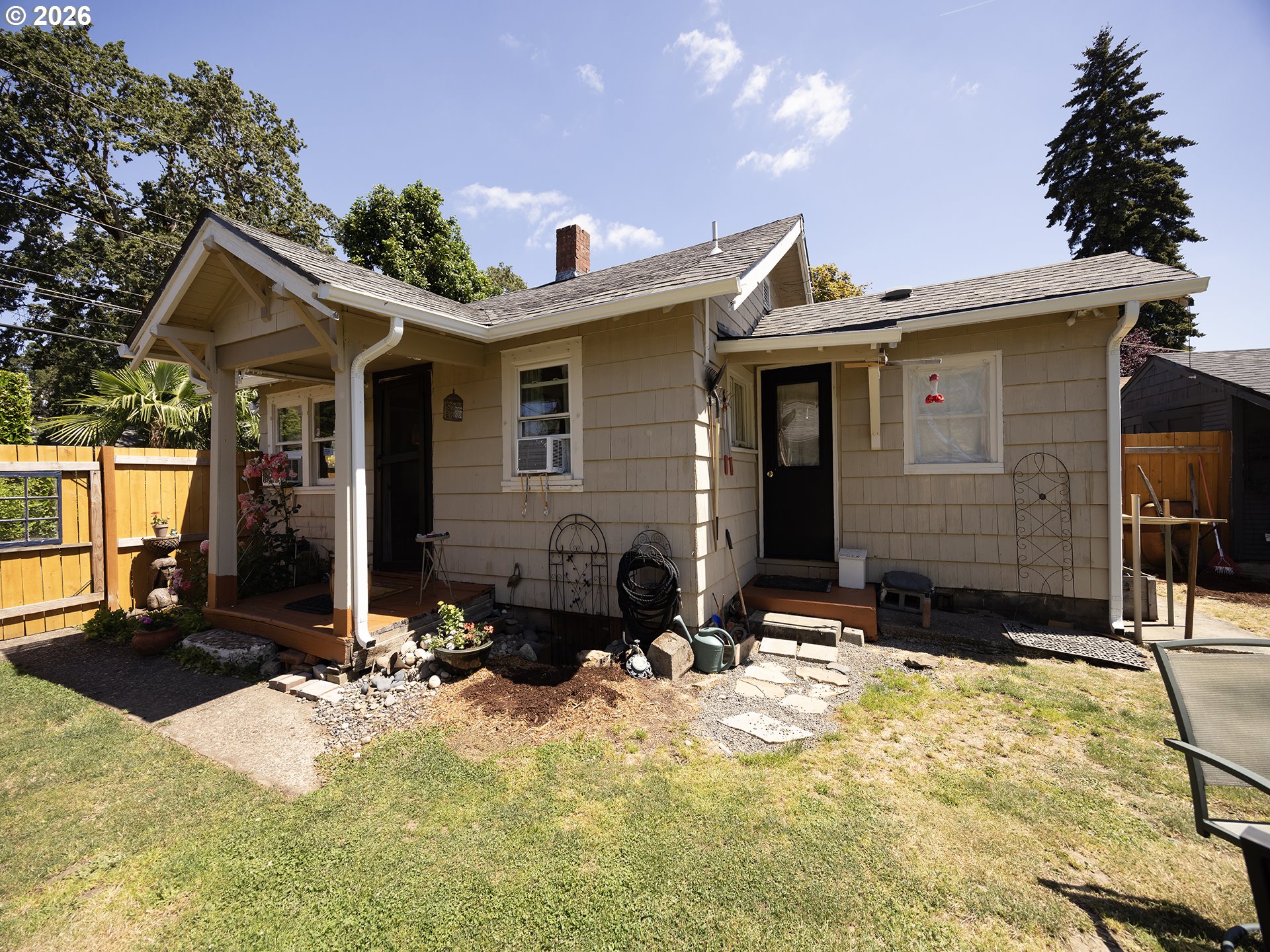 515 E Gloucester St, Gladstone, OR 97027 — photo 2