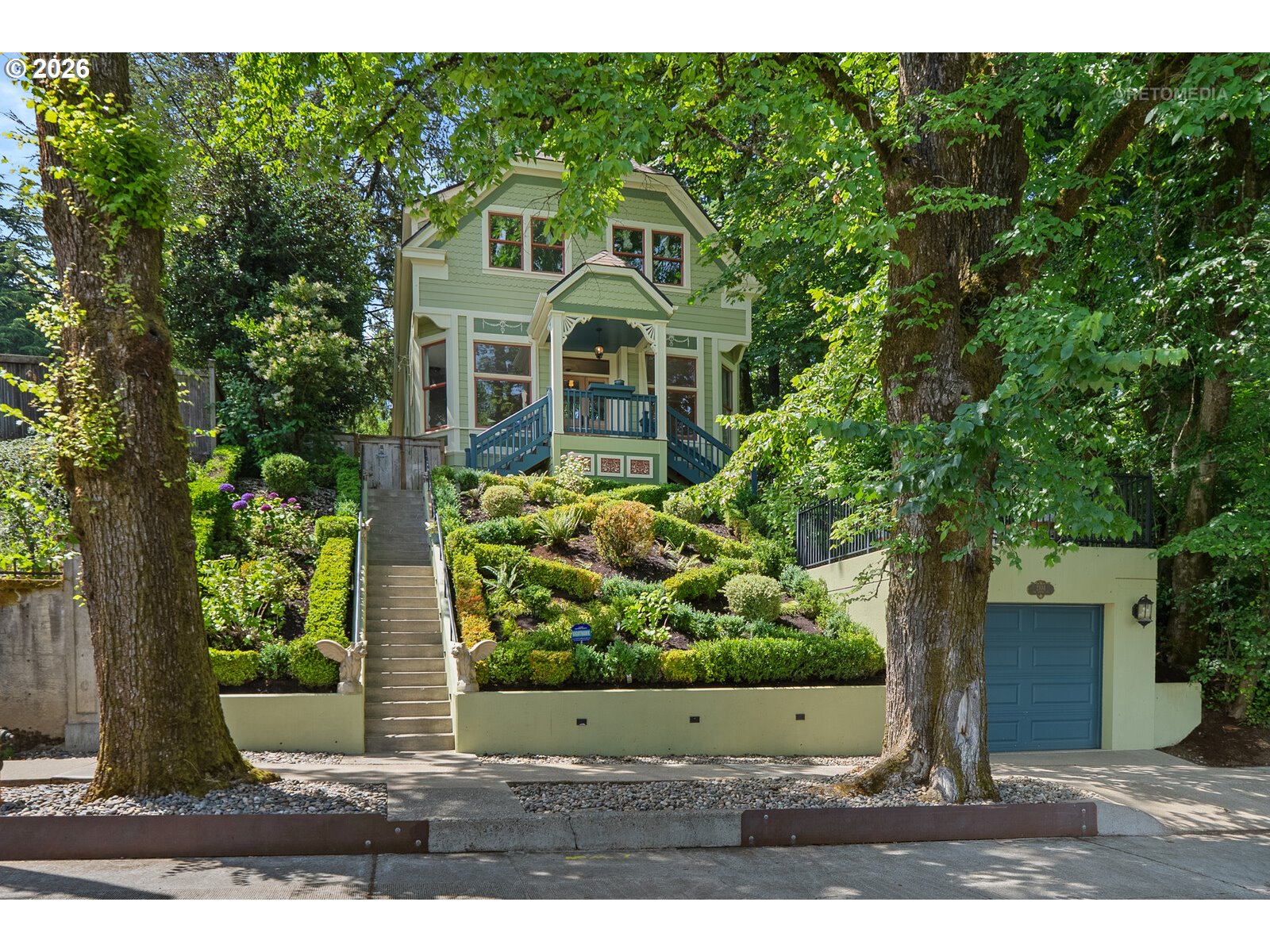 2104 SW Spring St — photo