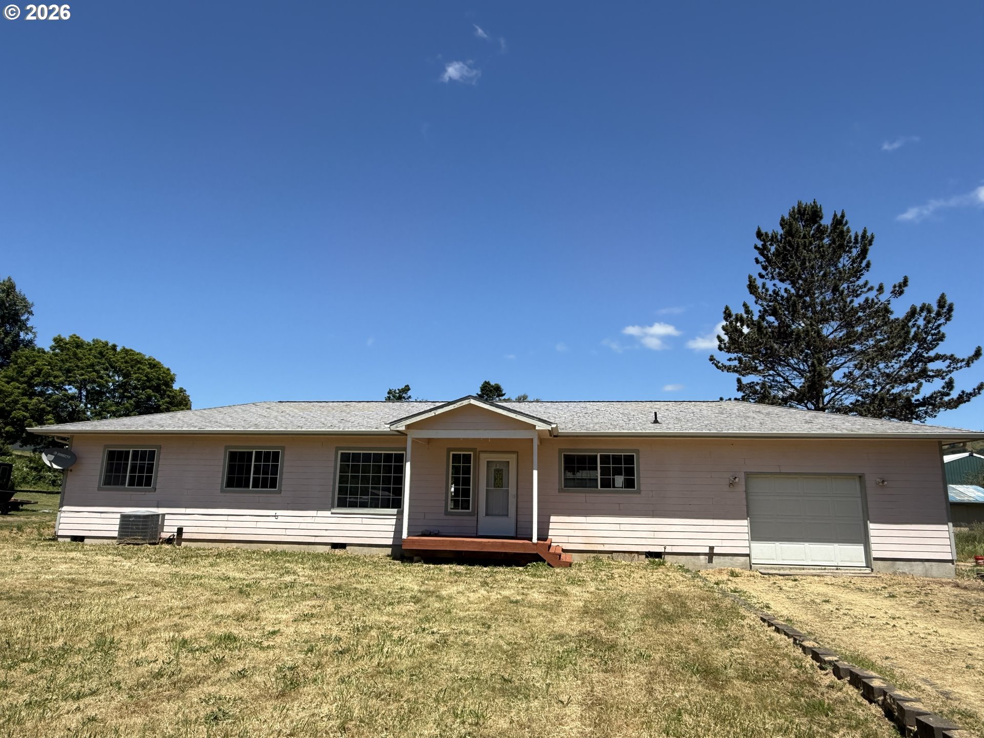 151 E Date St — photo