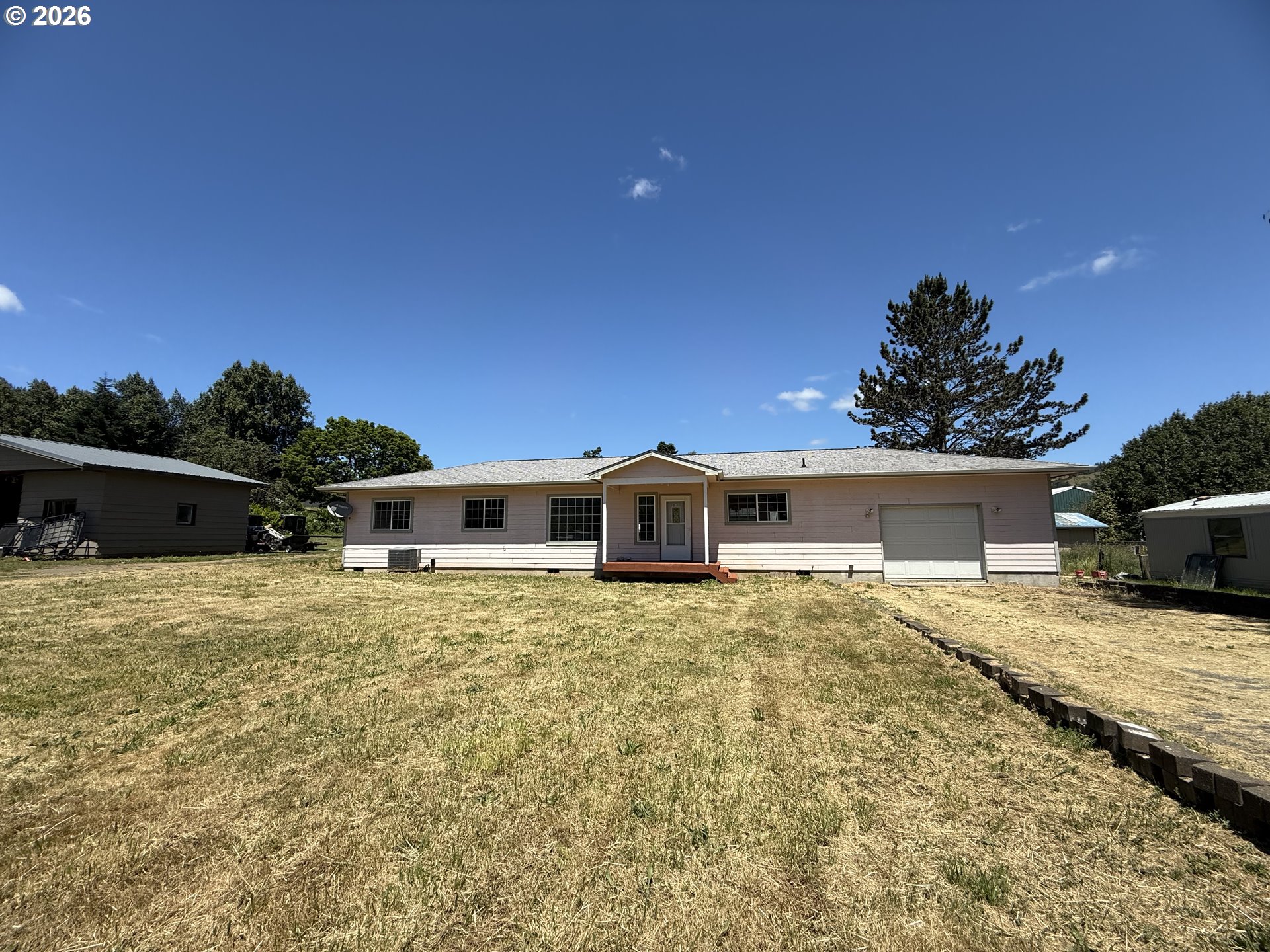 151 E Date St, Powers, OR 97466 — photo 2
