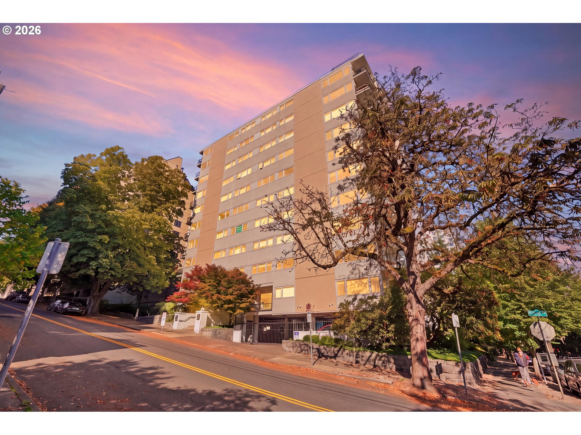 2211 SW Park Pl Unit 702 — photo