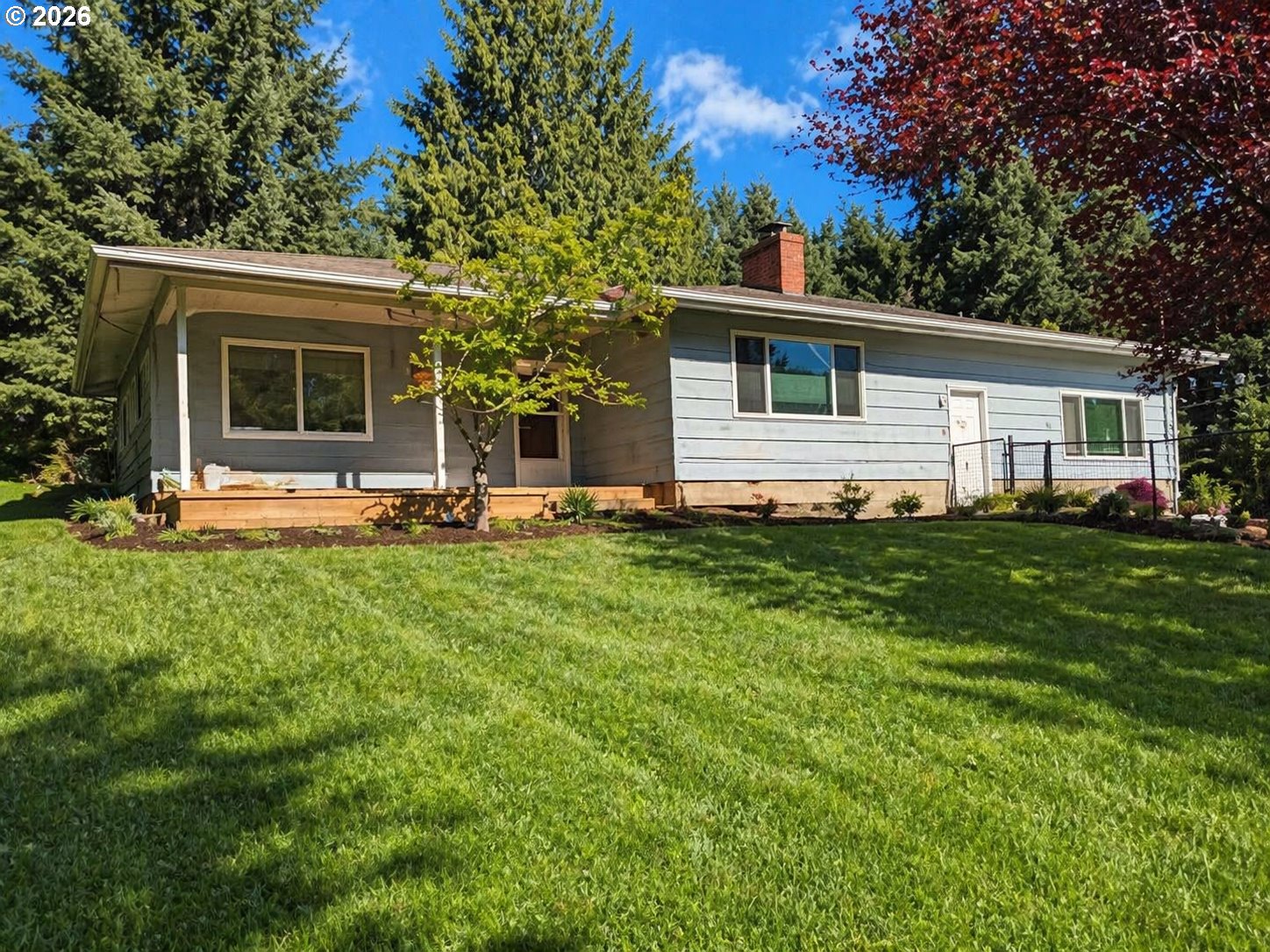 1102 Hillside Dr — photo