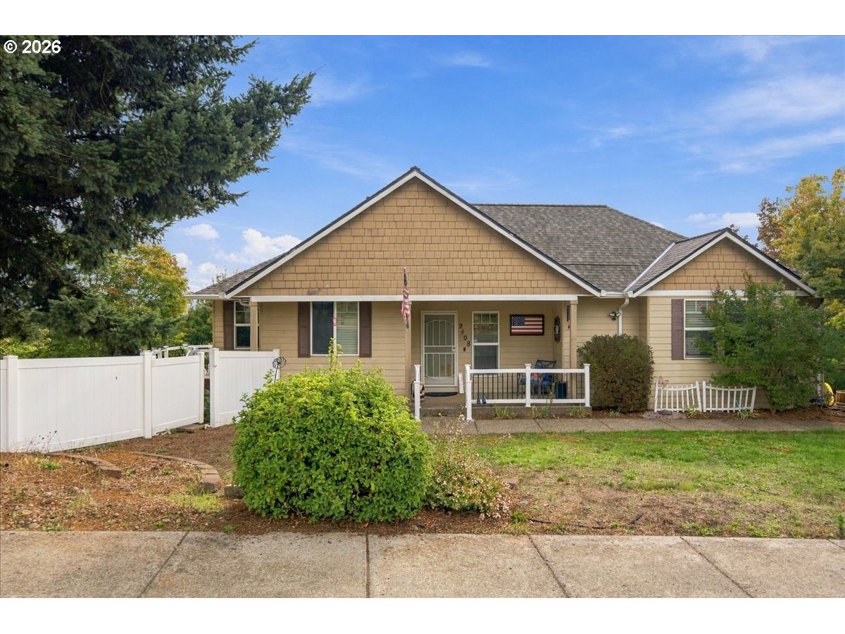 2408 SW Oakwood Dr — photo