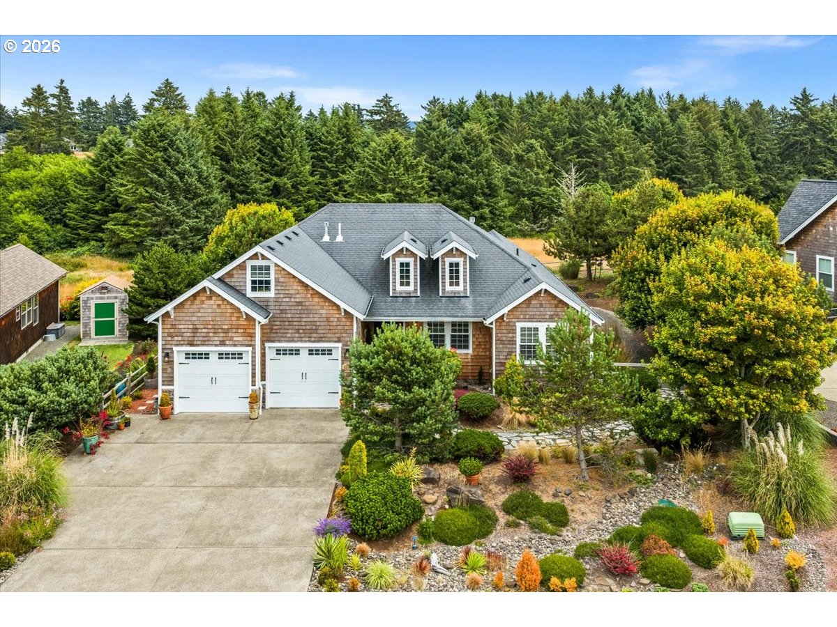 5295 Drummond Dr — photo