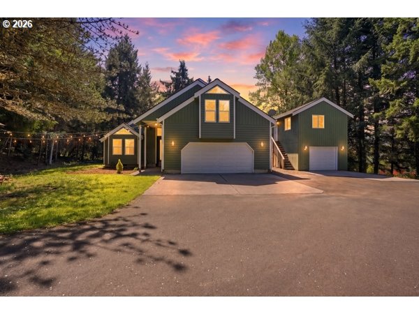 903 NE Sunset Ct — photo