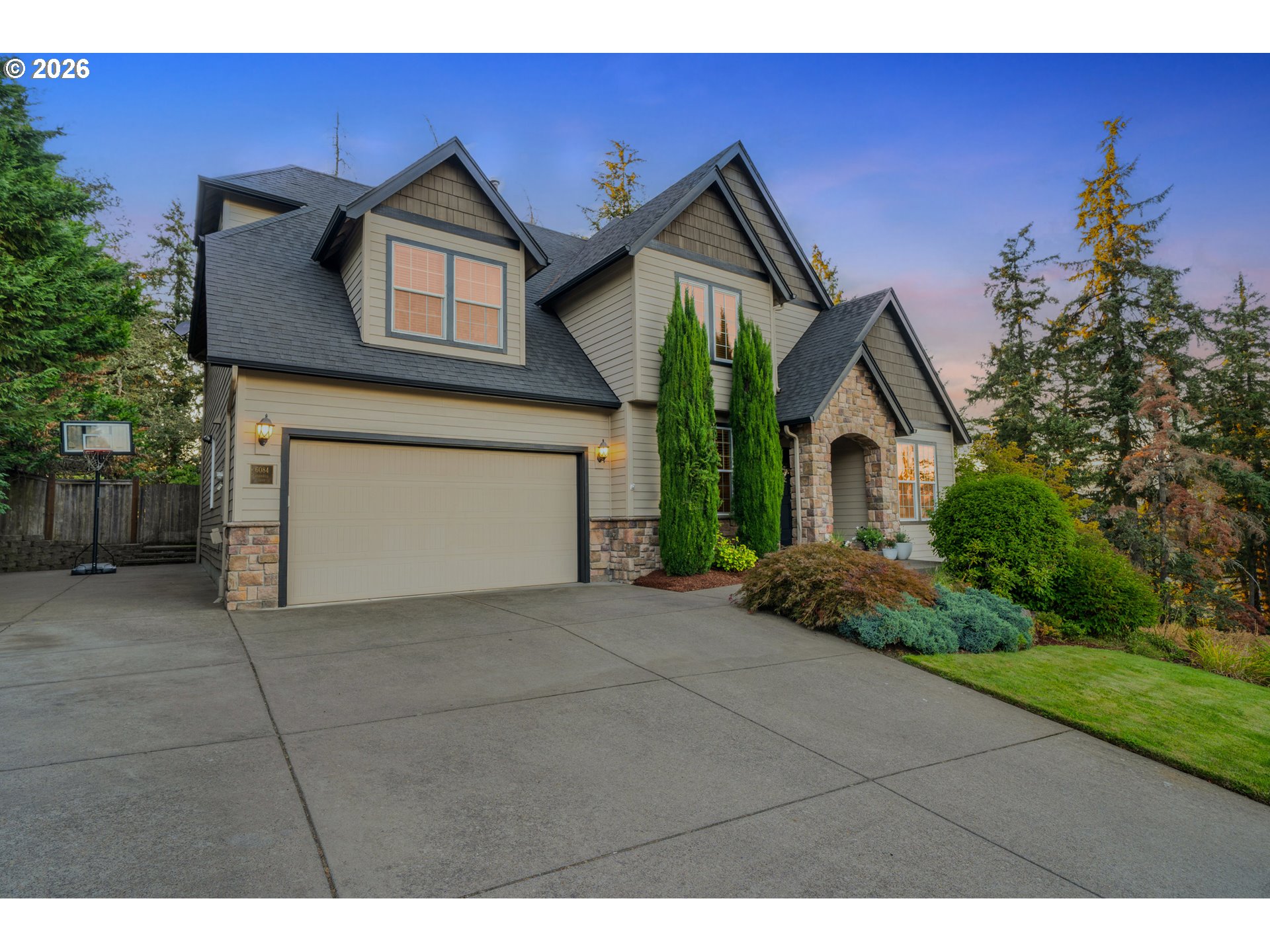 6084 Fernhill Loop, Springfield, OR 97478 — photo 2