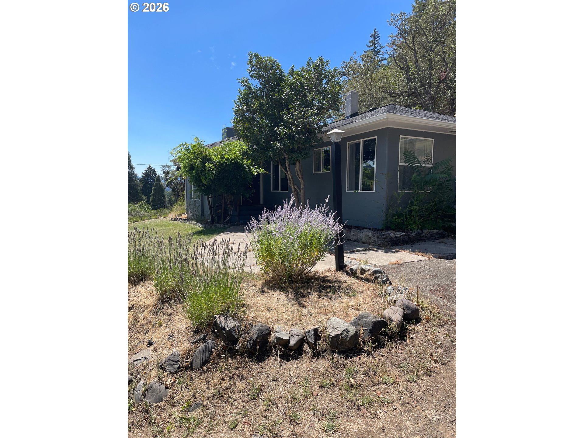1030 NE Orchard Dr — photo