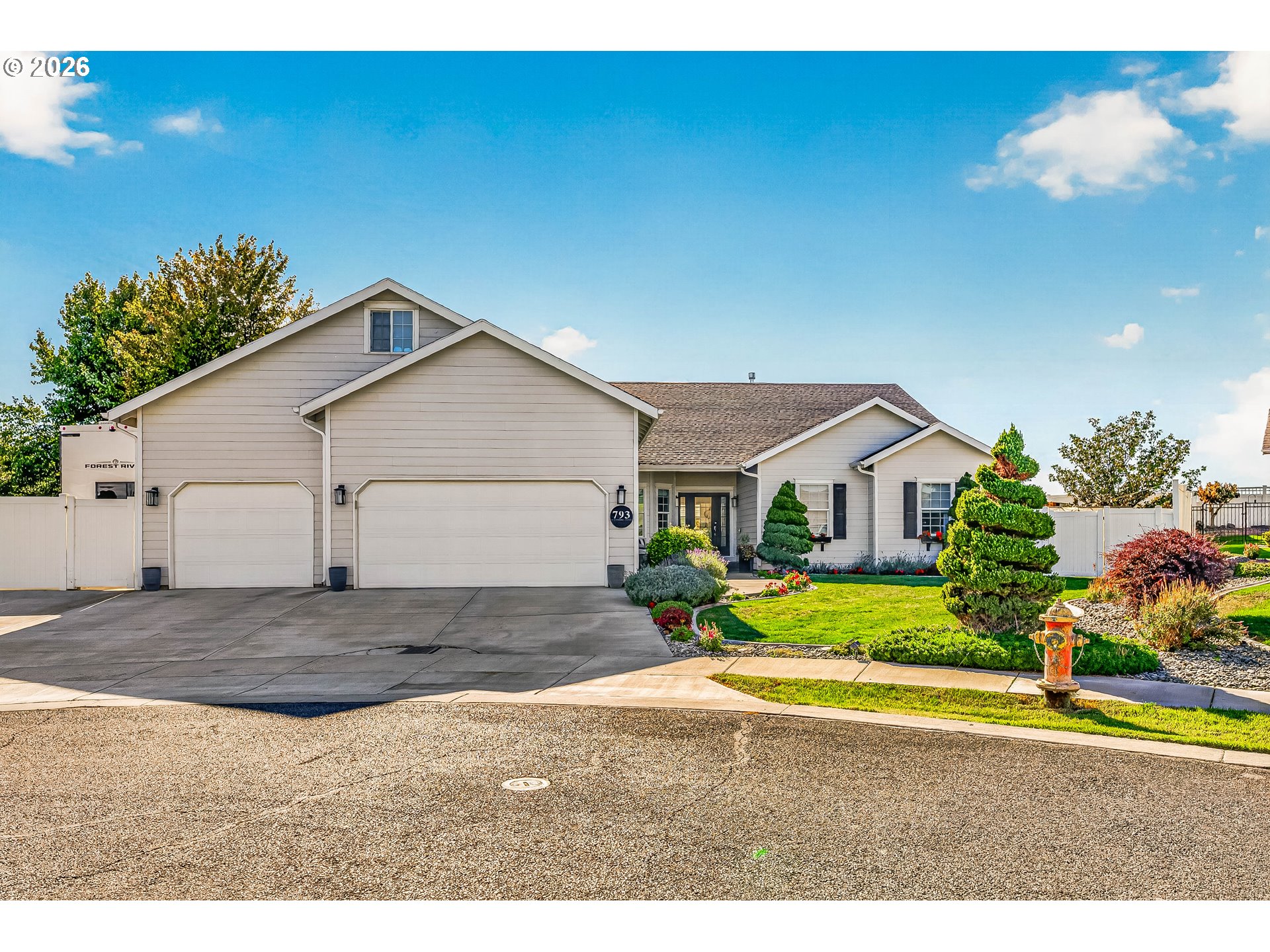 793 W Sandpiper Ave — photo