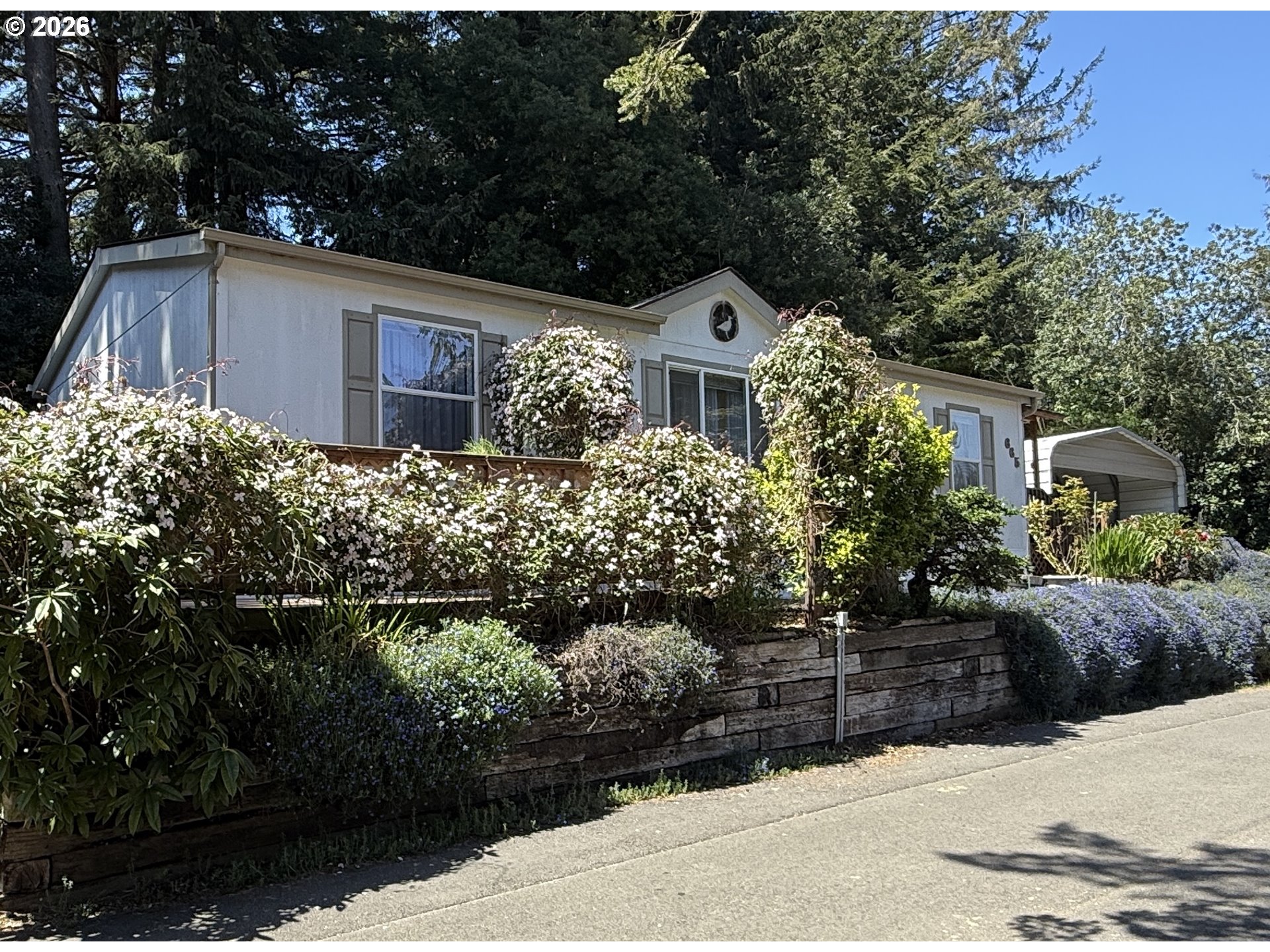 665 Village Pines Dr — photo