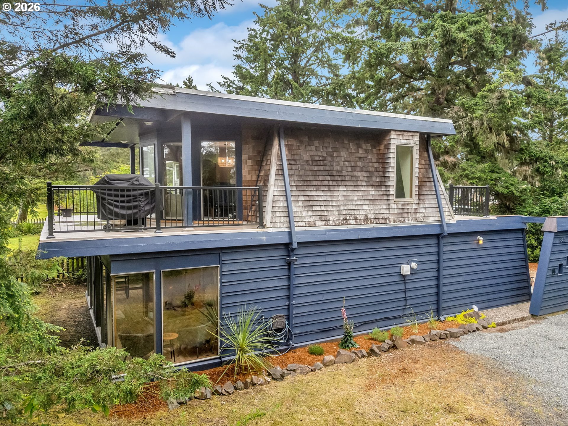 844 Little Beach Dr — photo