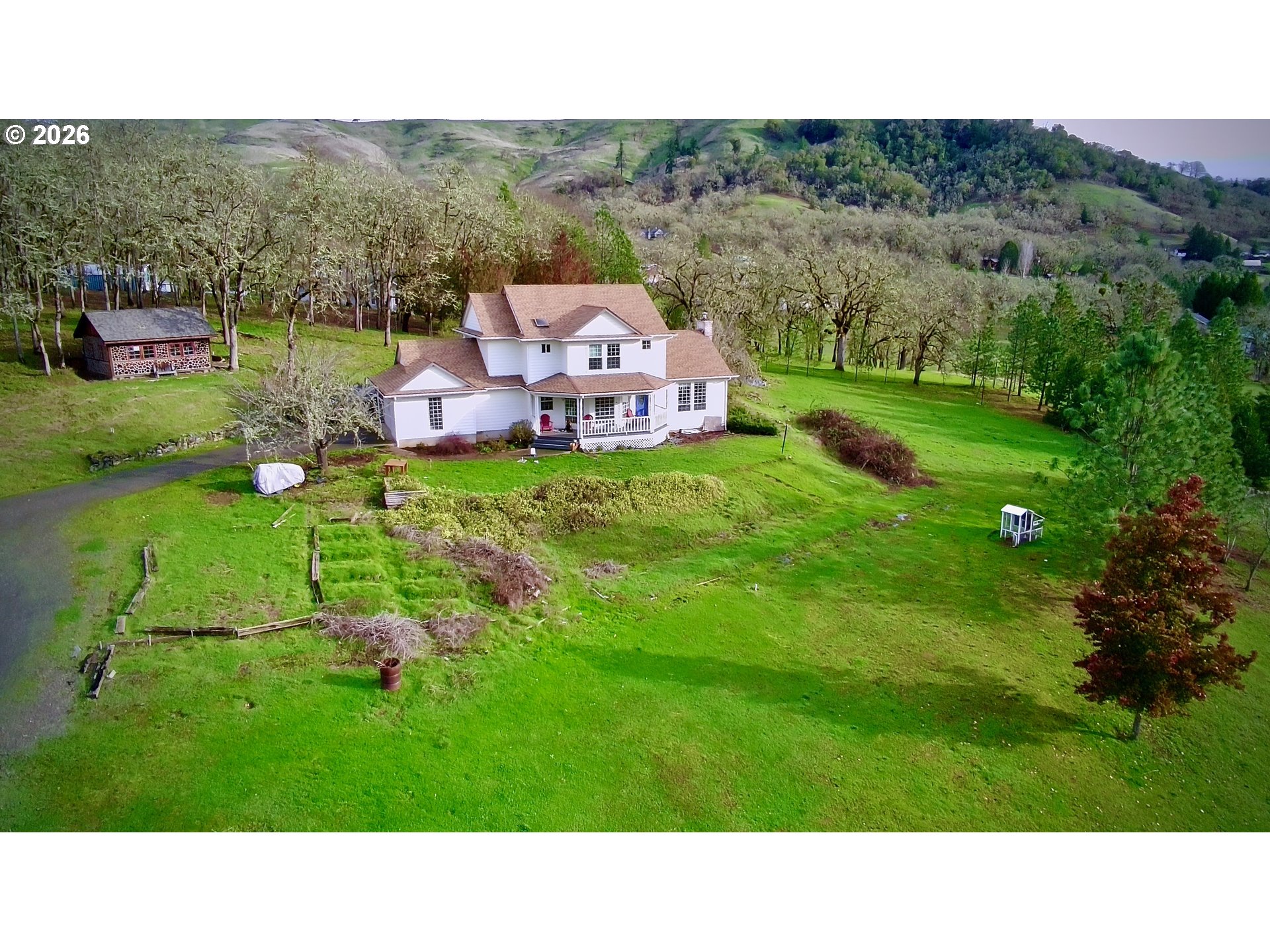 1495 Echo Dr — photo