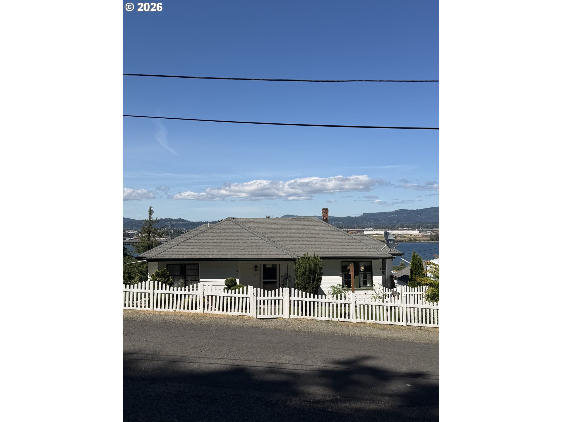 417 W E St, Rainier, OR 97048 — photo 2