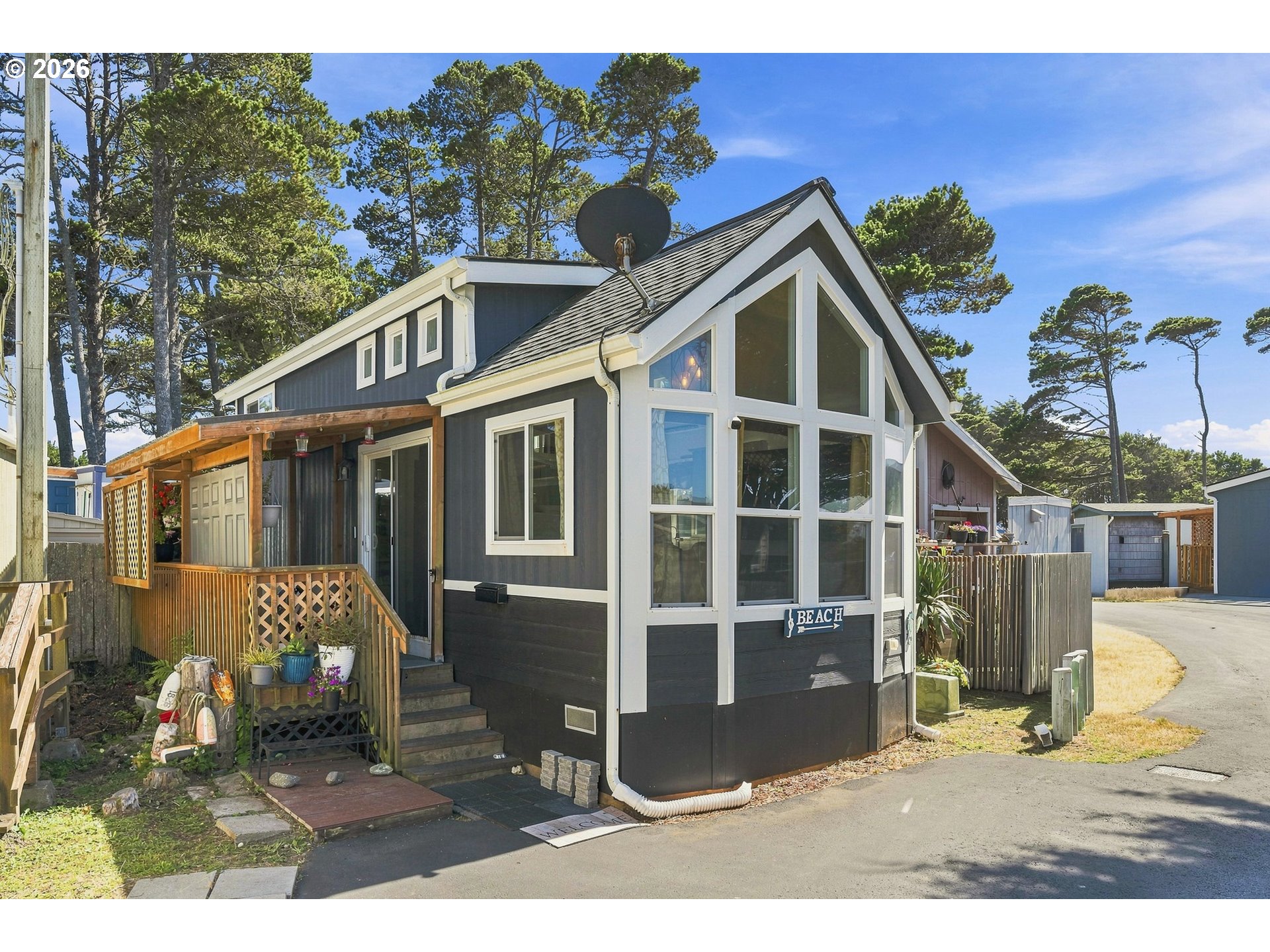 4875 N Highway 101 38 — photo