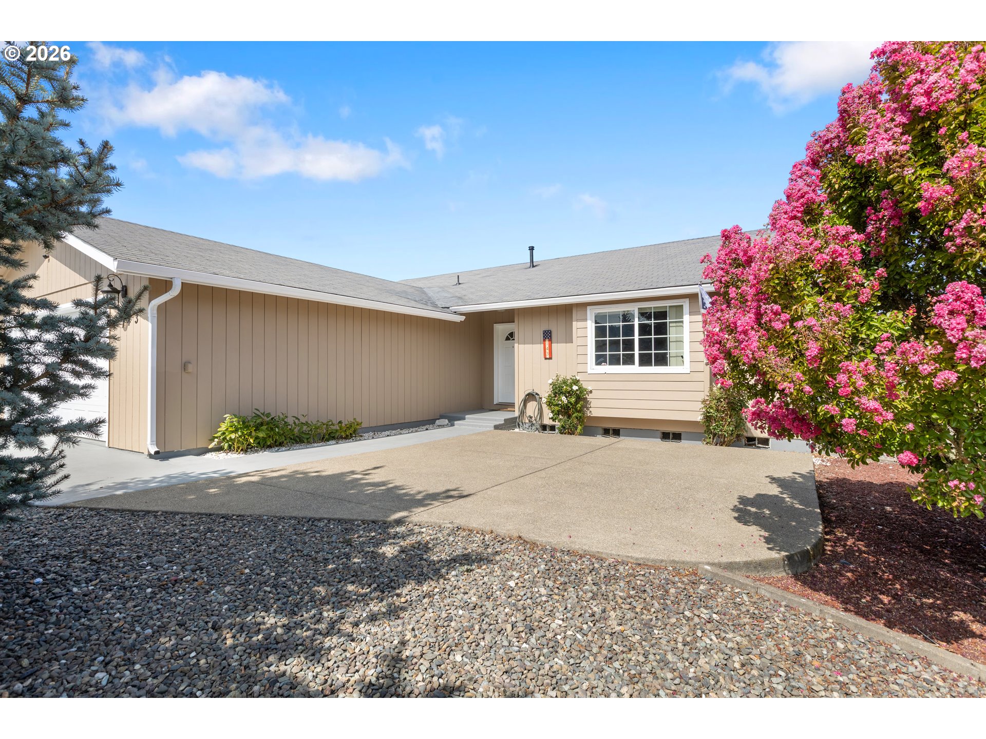 143 Briggs Dr — photo