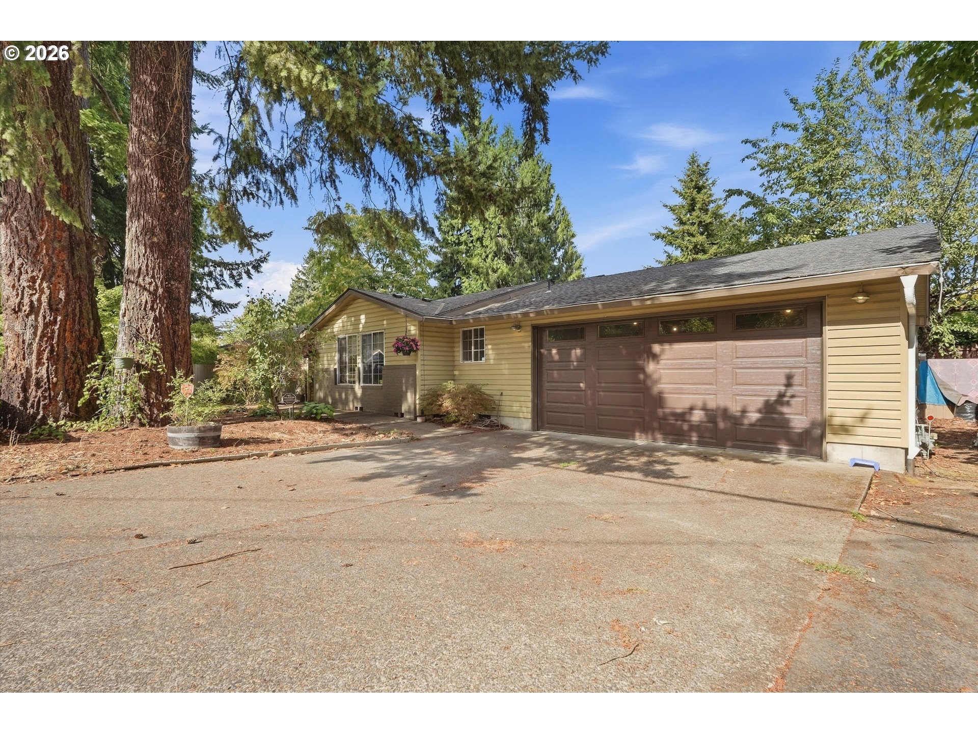 18608 SE River Rd — photo