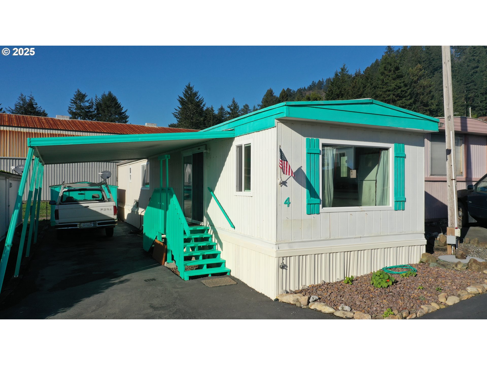 15765 S Highway 101 4 — photo