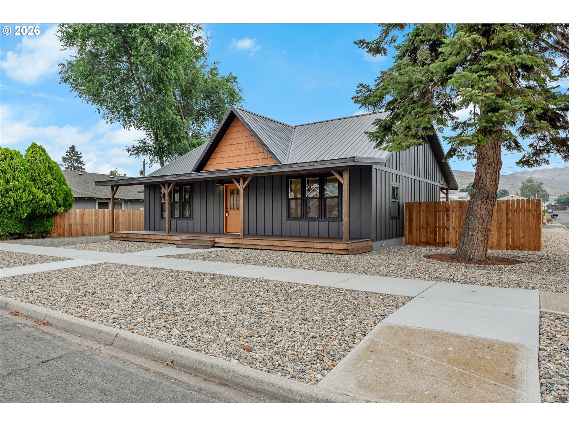 1004 Walnut St — photo