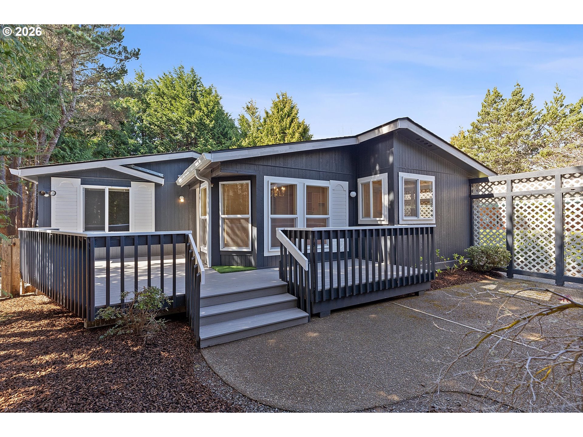 395 Seagrove Loop — photo