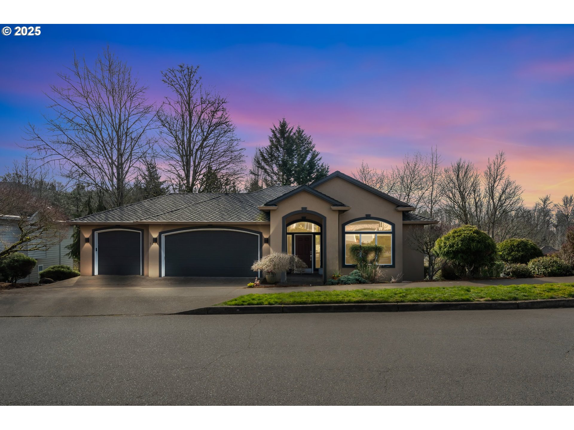9216 NW Bartholomew Dr — photo