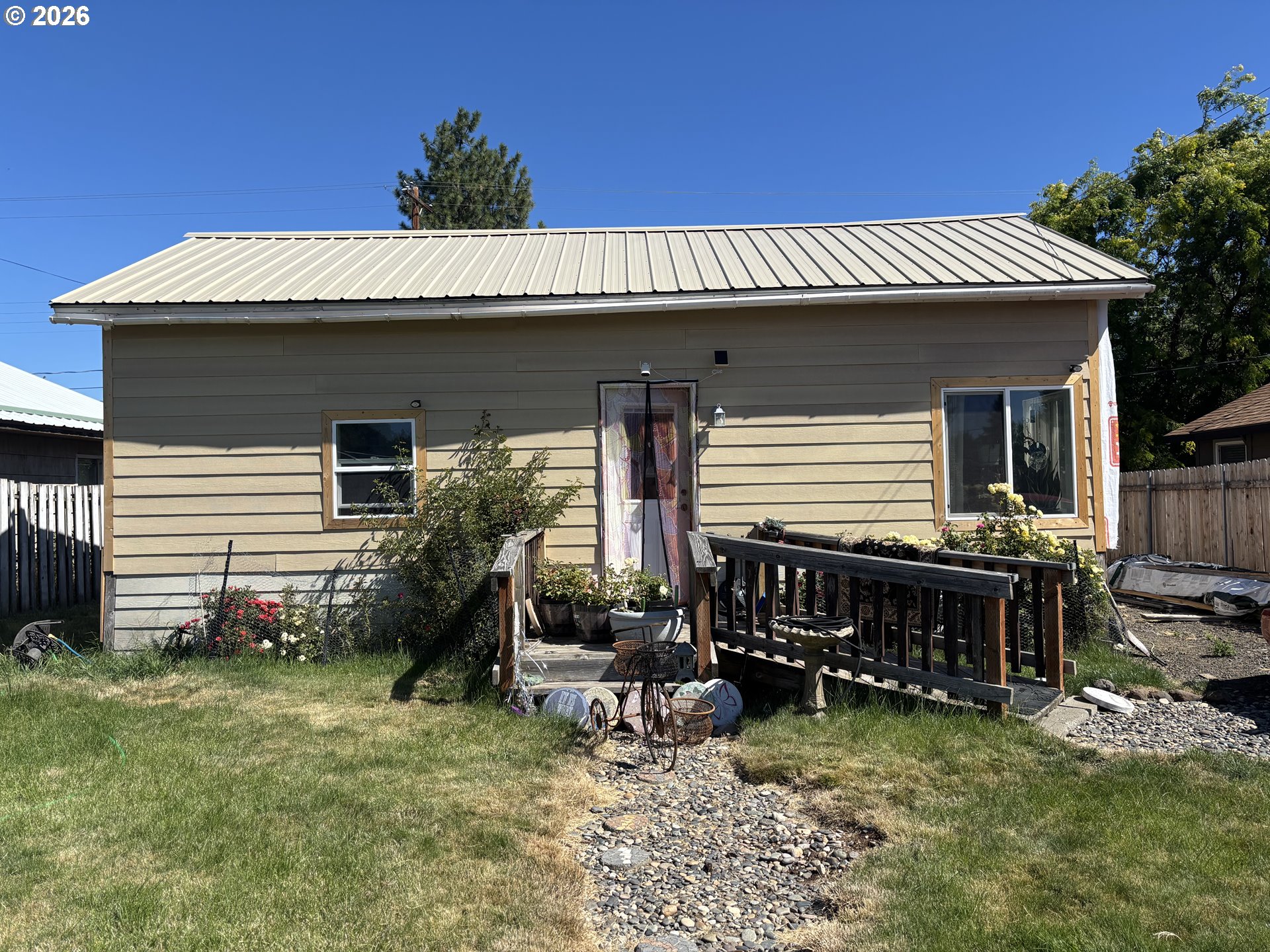 417 W Burgen St — photo