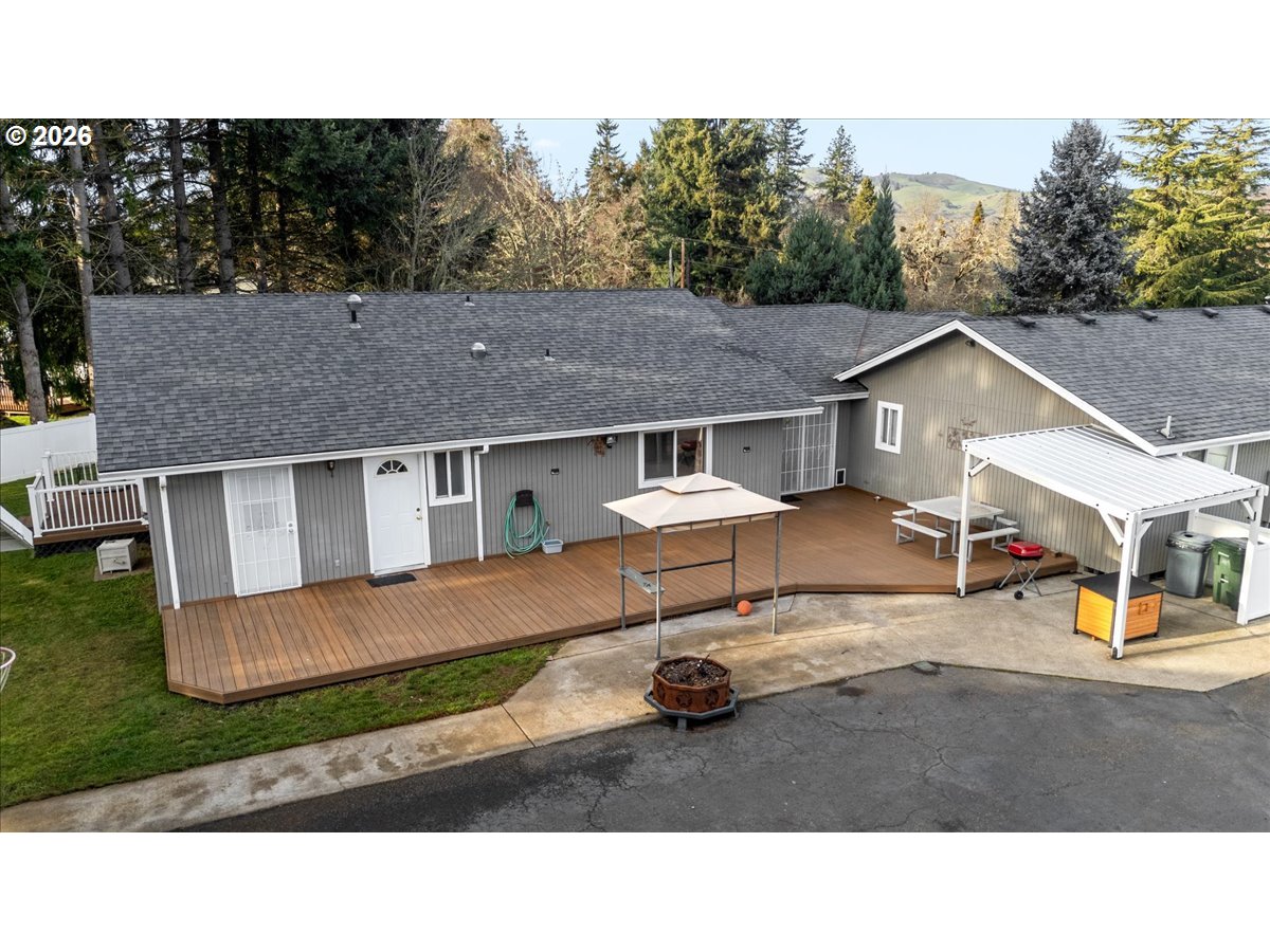 369 Upper Camp Loop Rd, Roseburg, OR 97470 — photo 3