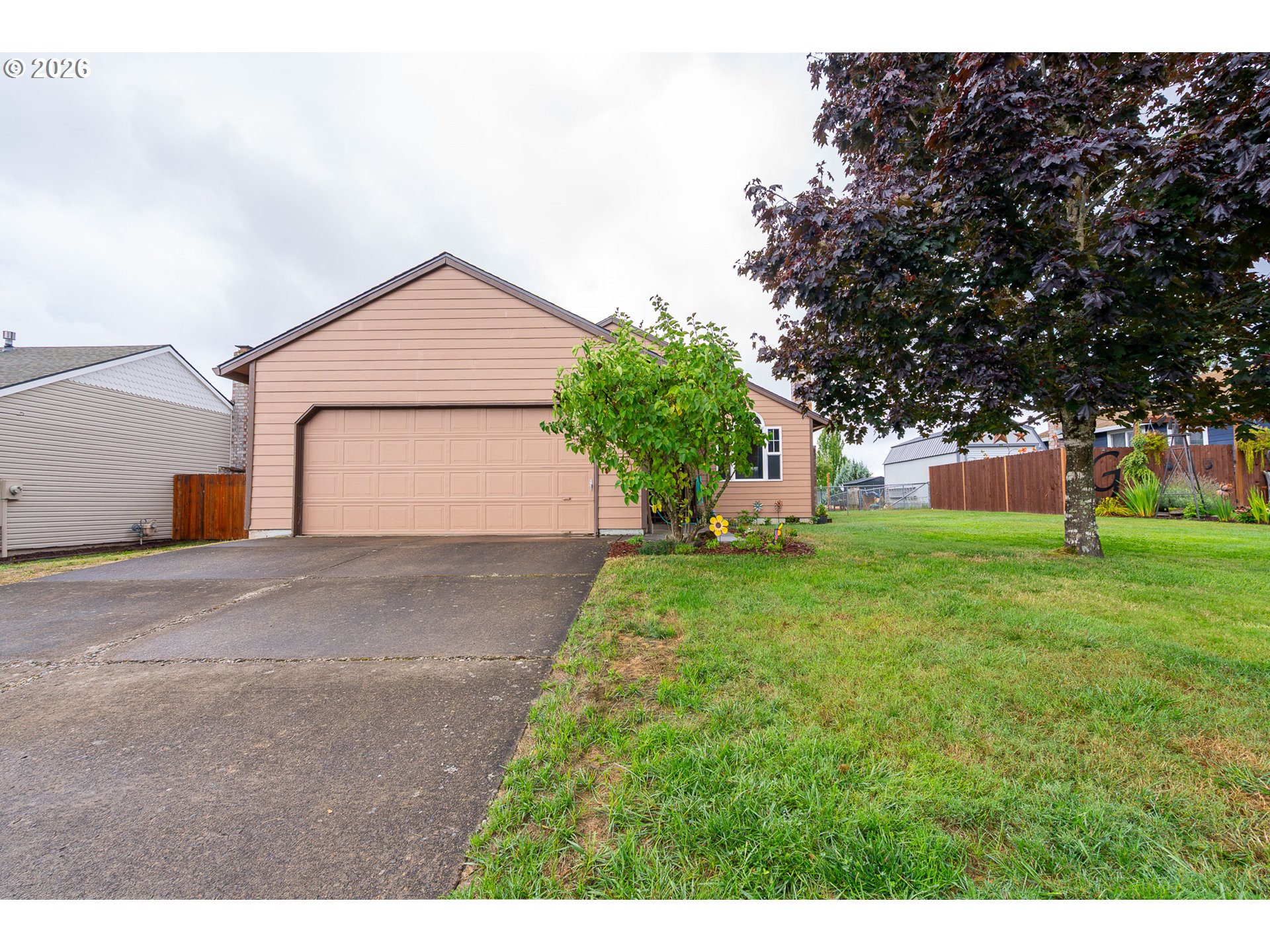 325 NW Denton Ave — photo