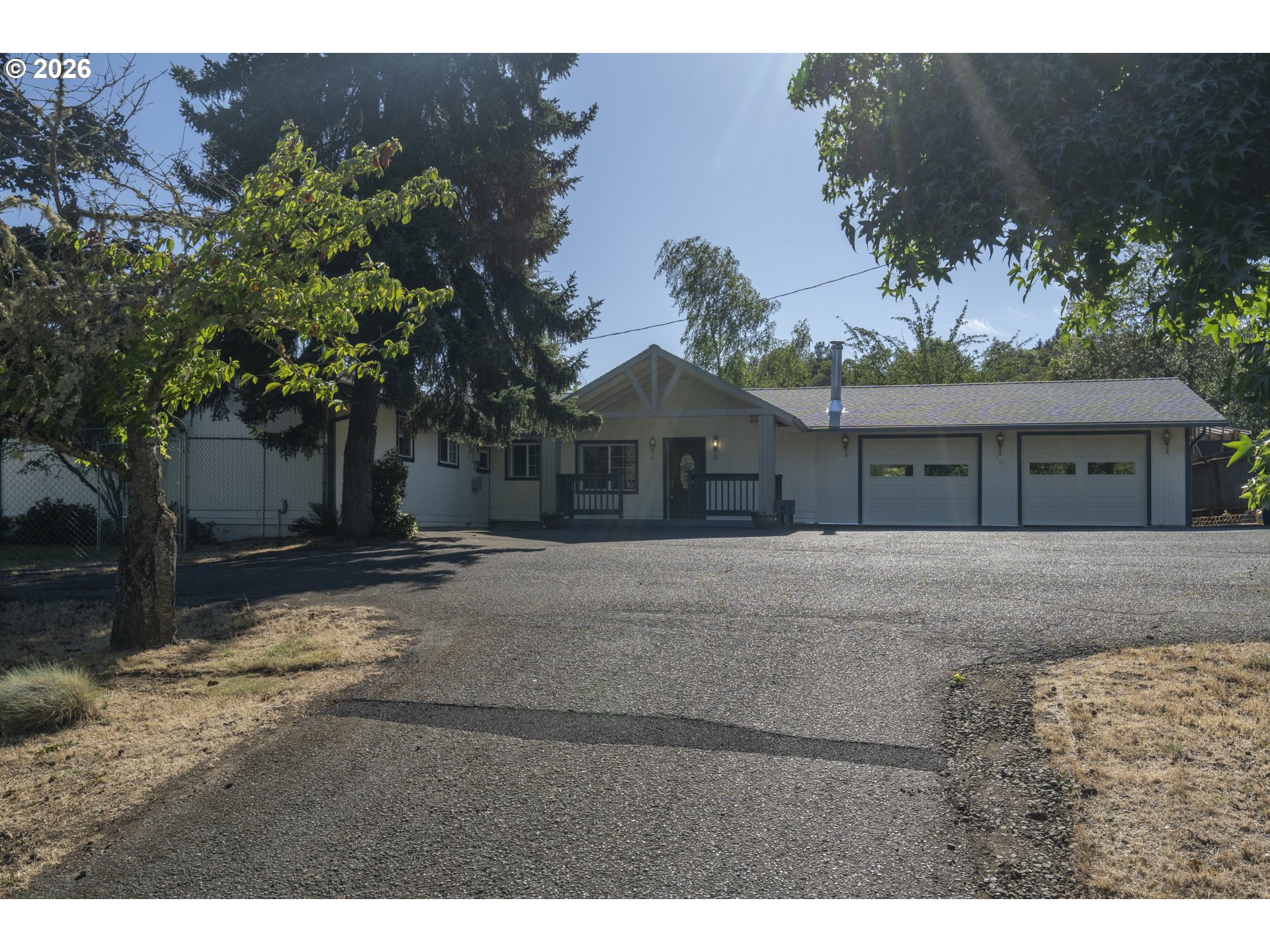 302 Arcadia Dr — photo