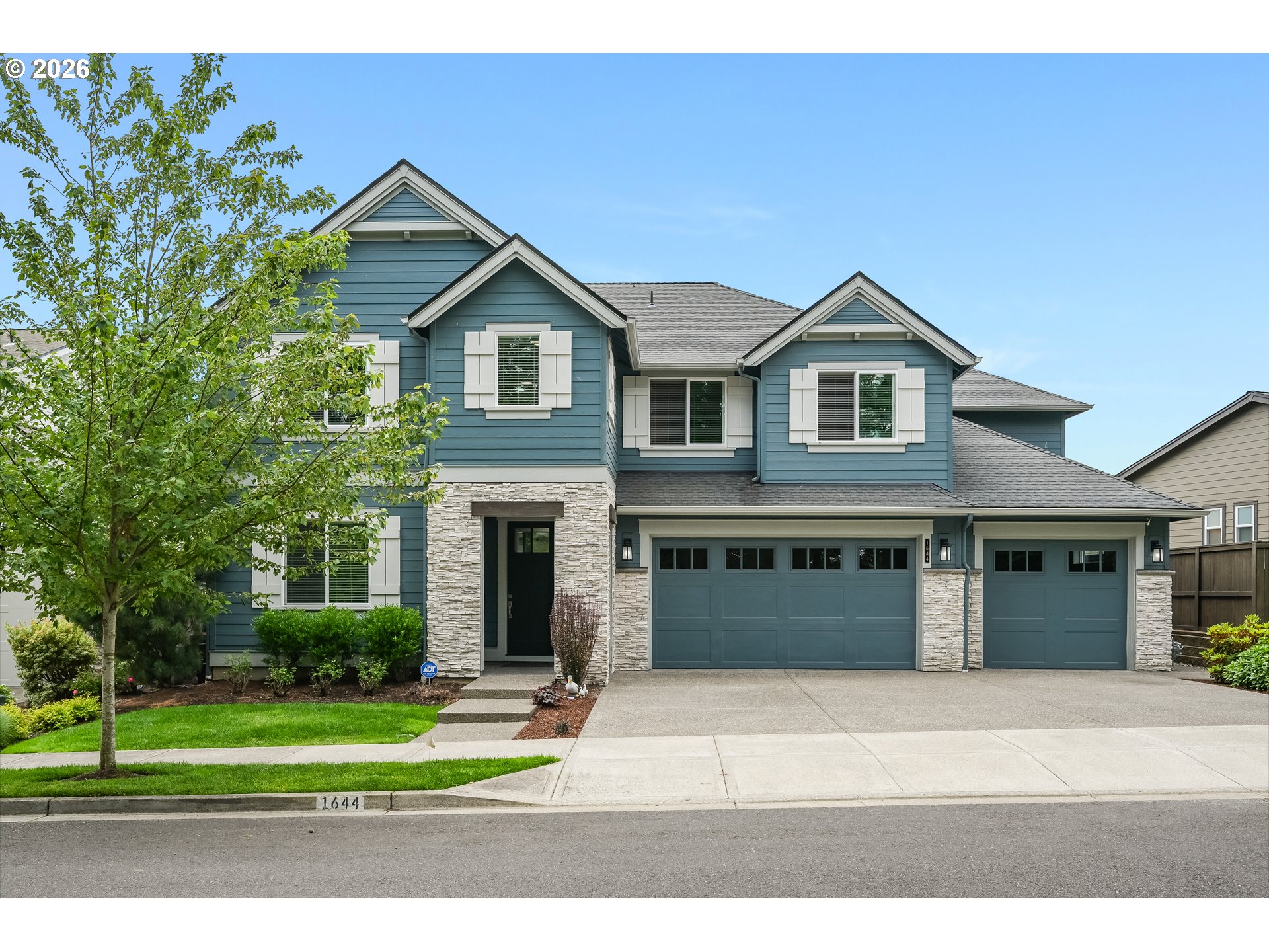 1644 NW Rolling Hills Dr — photo