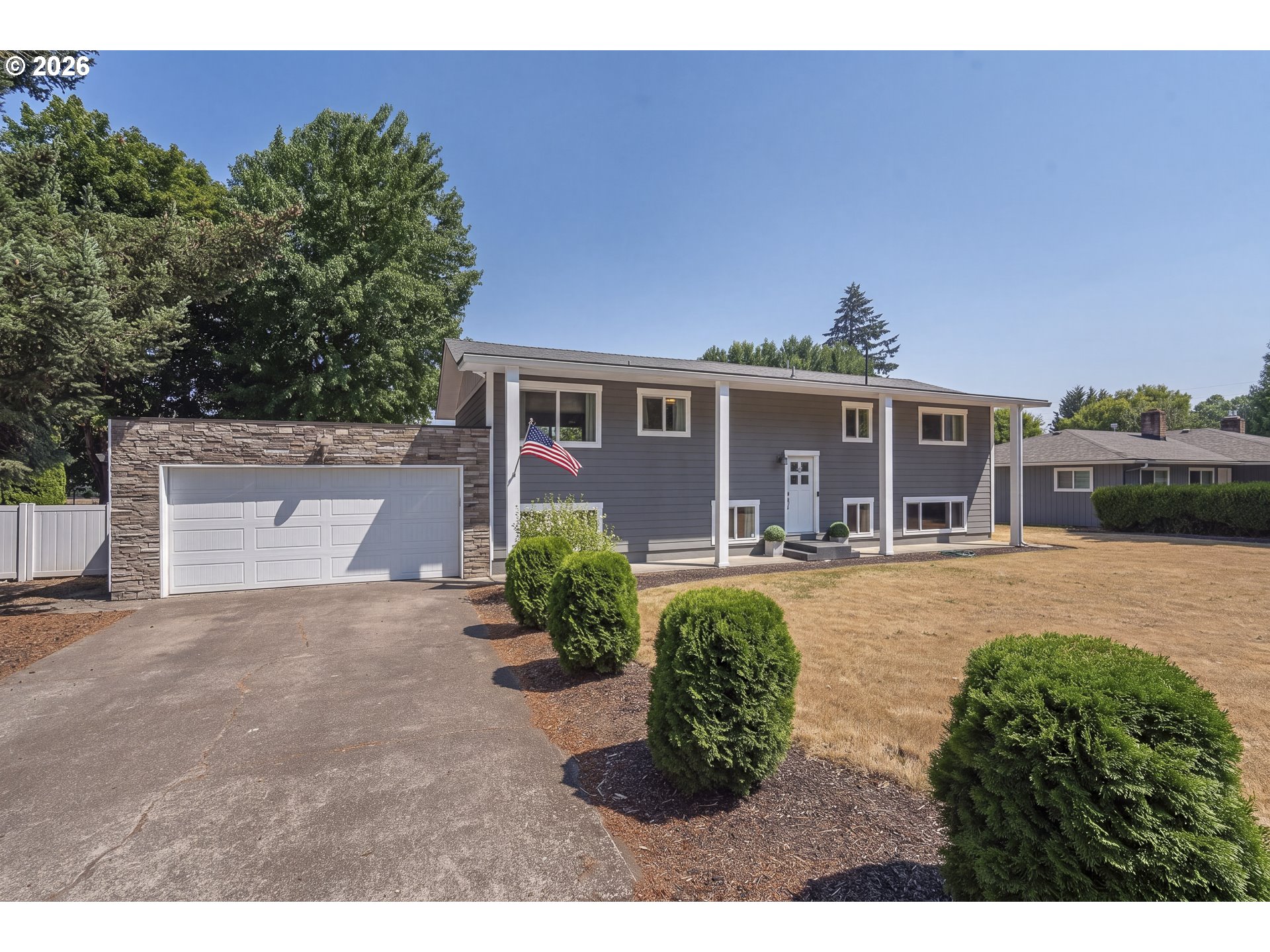 1709 Springhill Dr NE — photo