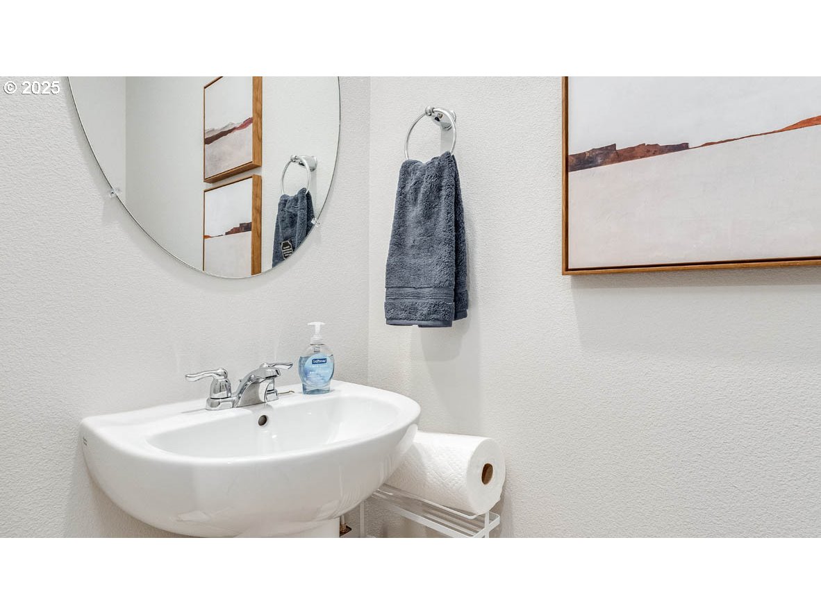 2402 SW 37th St, Gresham, OR 97080 — photo 3