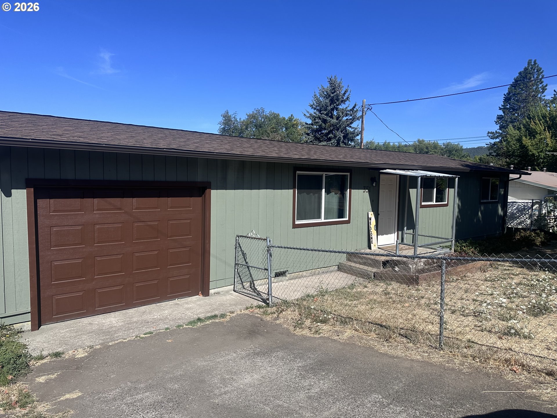 351 SE Darrell Ave — photo