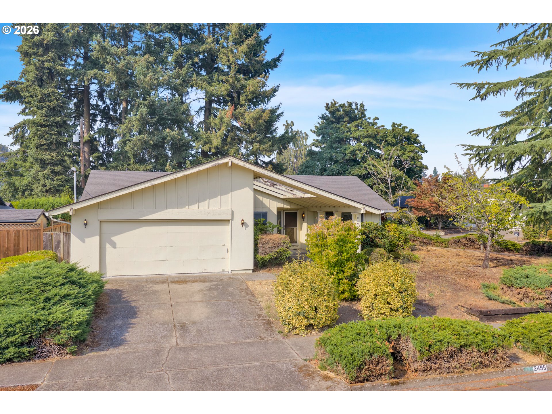 2495 Snelling Dr — photo