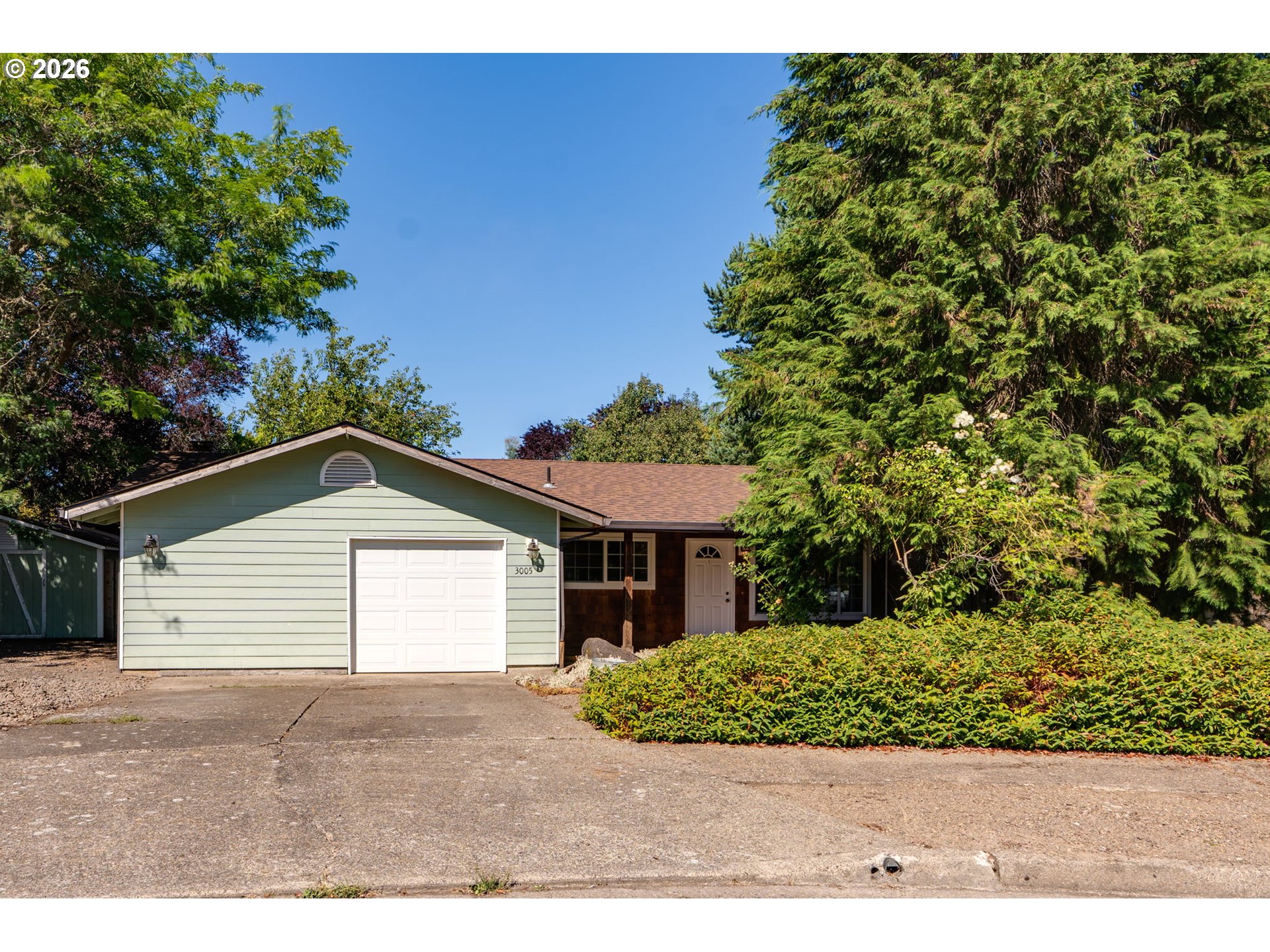 3005 E Lindquist Ct — photo
