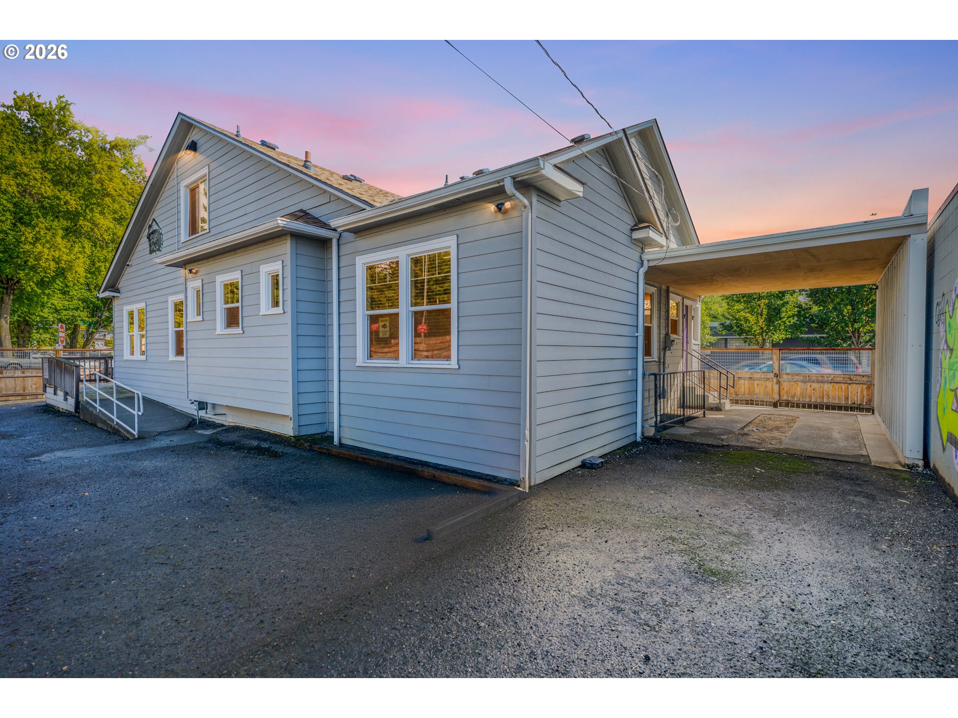 692 Jefferson St, Eugene, OR 97402 — photo 2
