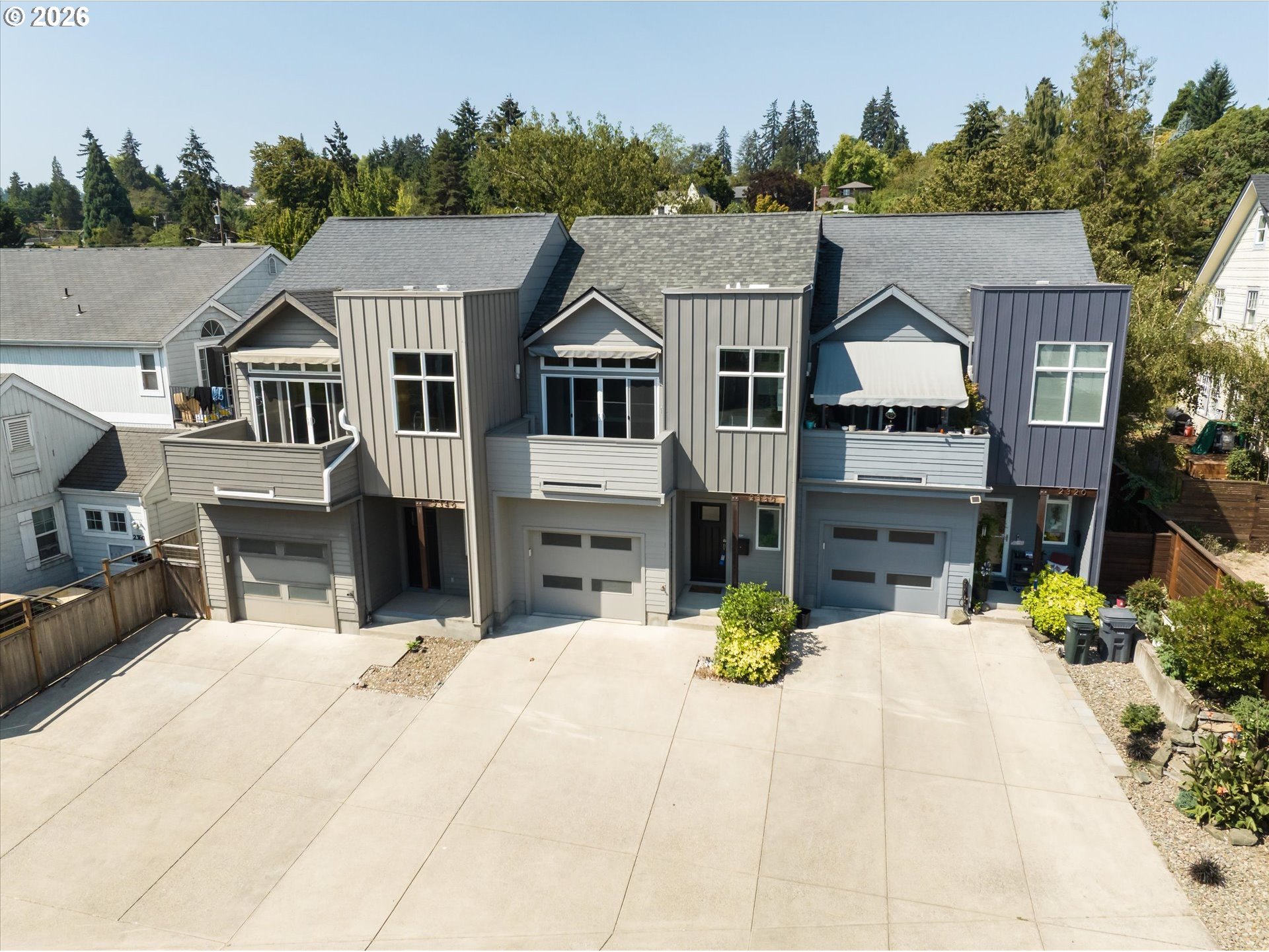 2330 Willamette St — photo
