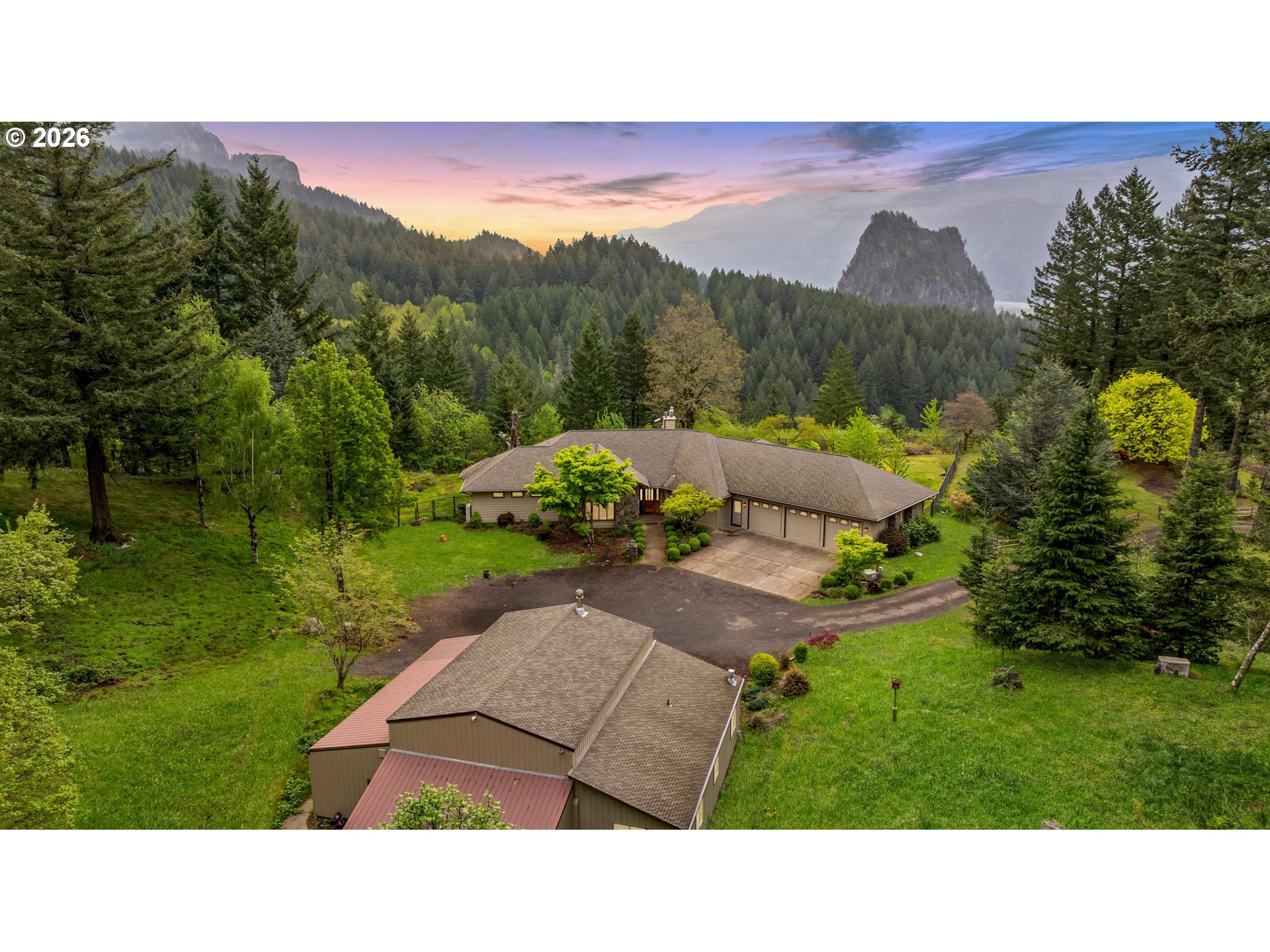 262 E Beacon Highland Rd — photo