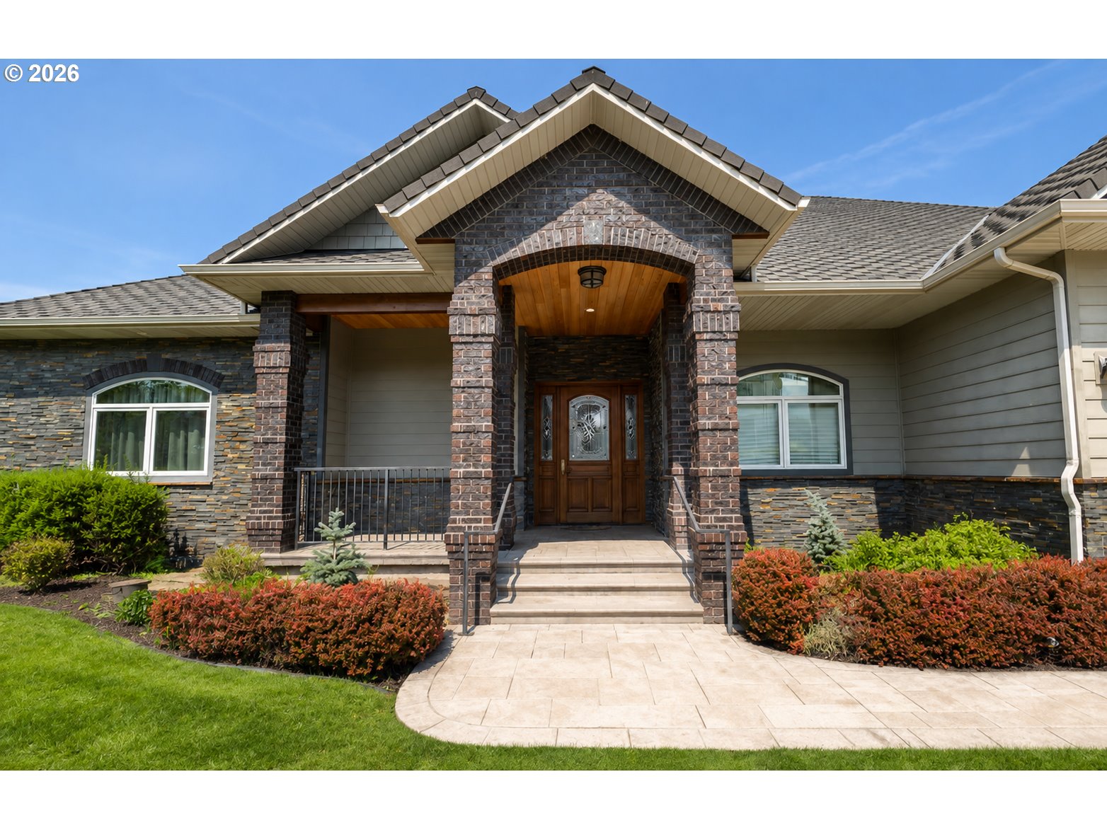 121 Ridge Dr — photo