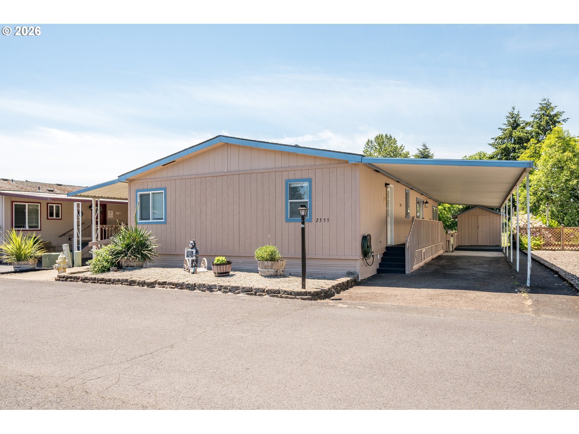 2355 Sparrow Loop 169 — photo
