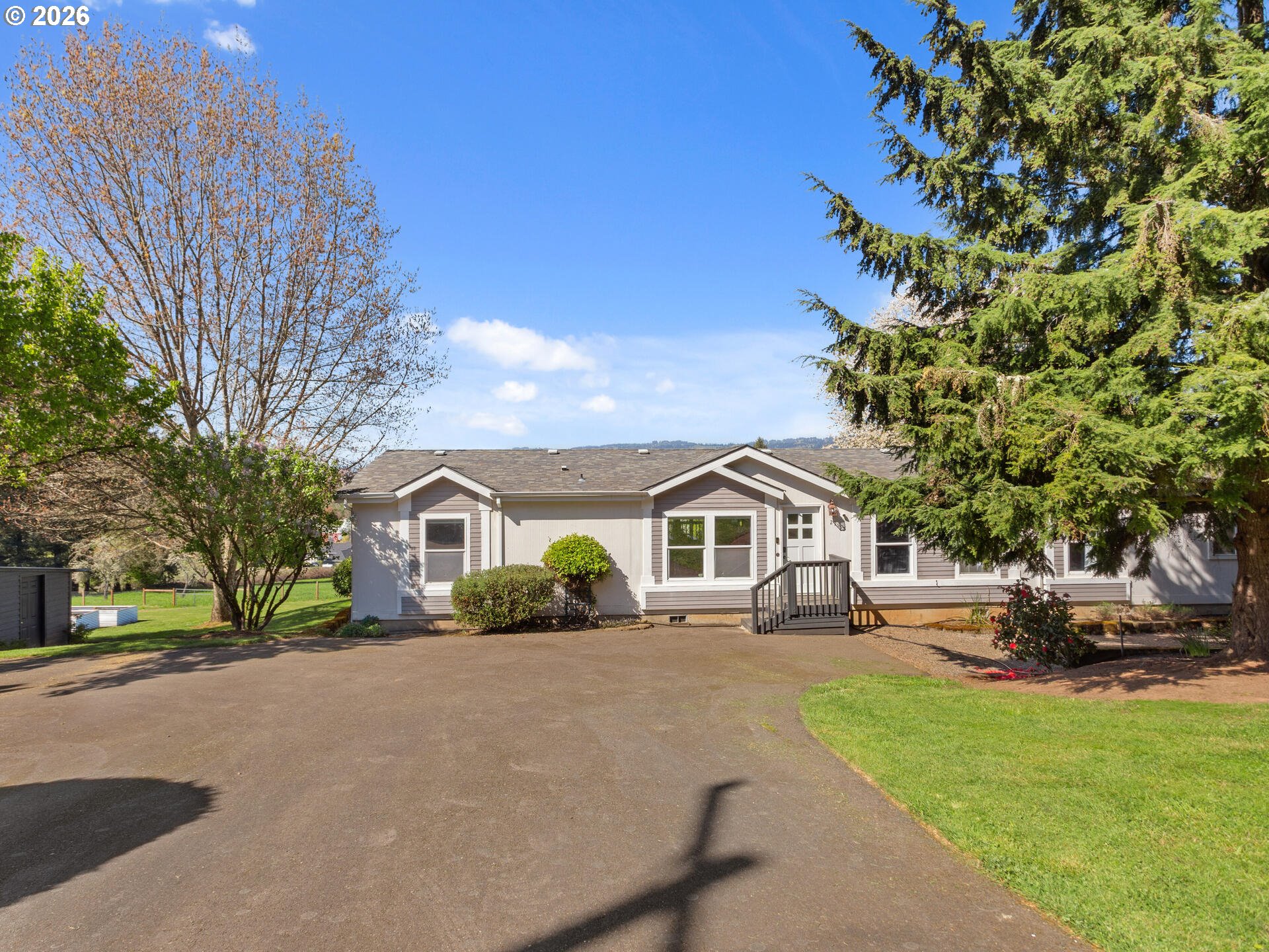 21155 NE Sunnycrest Rd — photo