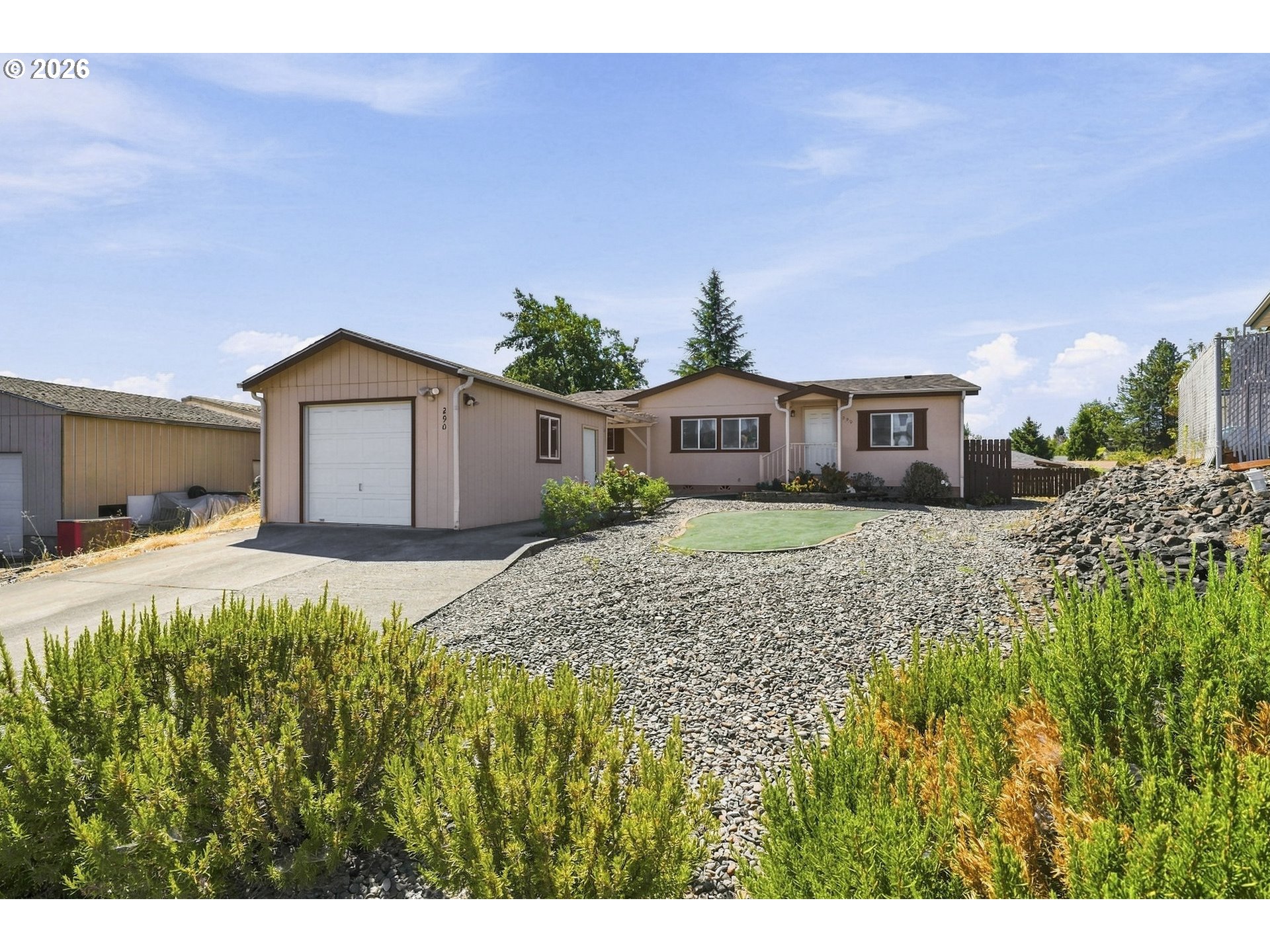 290 Adams Loop — photo