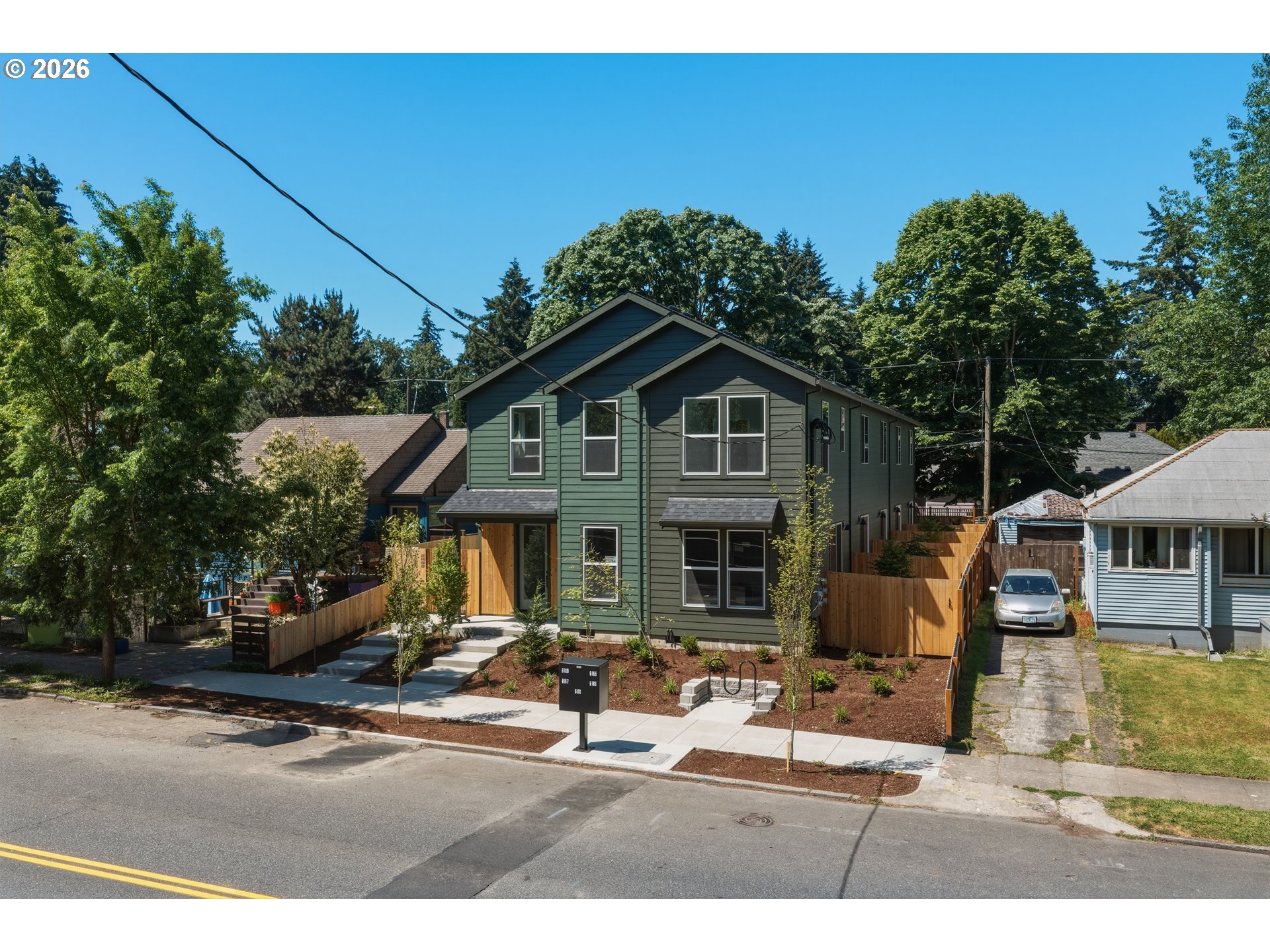 6185 N Albina Ave 3 — photo