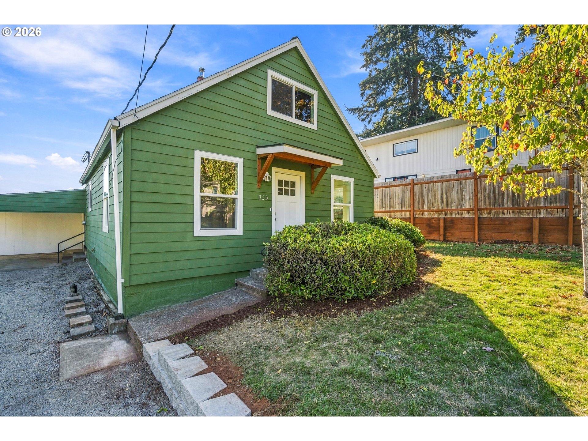 920 Baxter Rd — photo