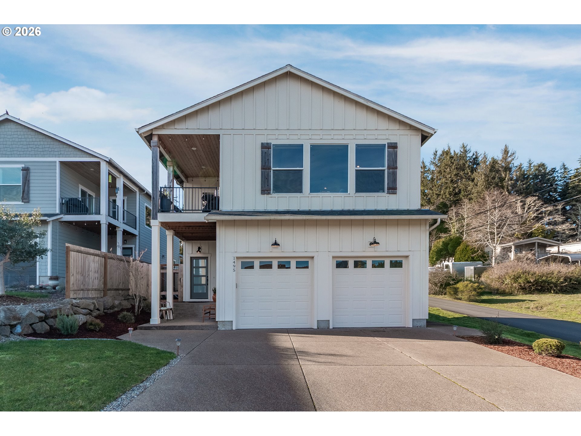 1495 NE Lake Dr — photo