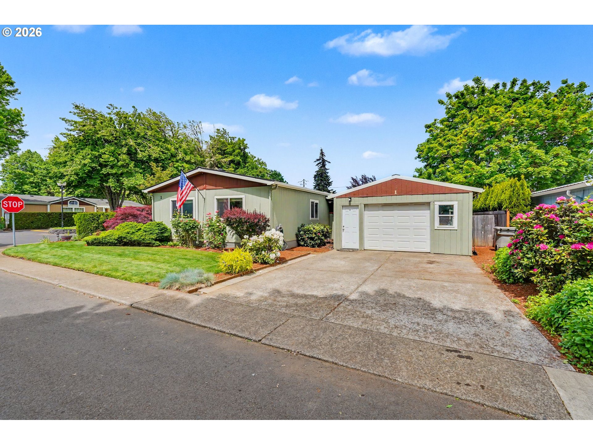 1401 W Ellendale Ave — photo