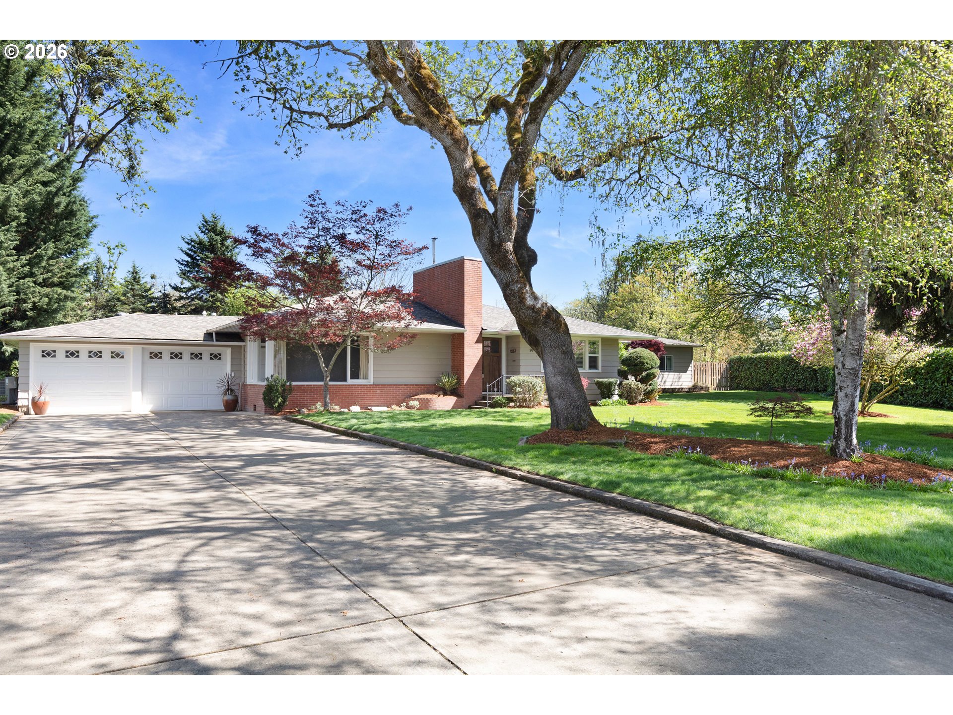 14 Royal Oaks Dr — photo