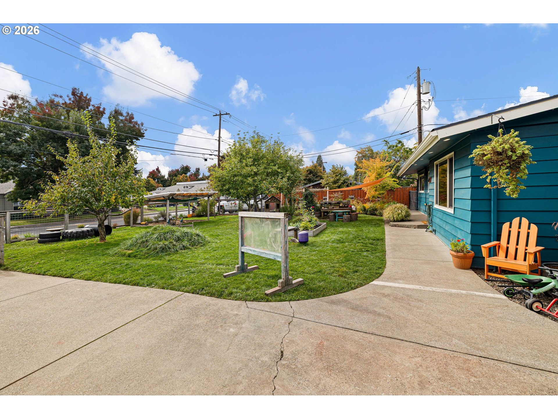 2747 Bailey Ln, Eugene, OR 97401 — photo 2
